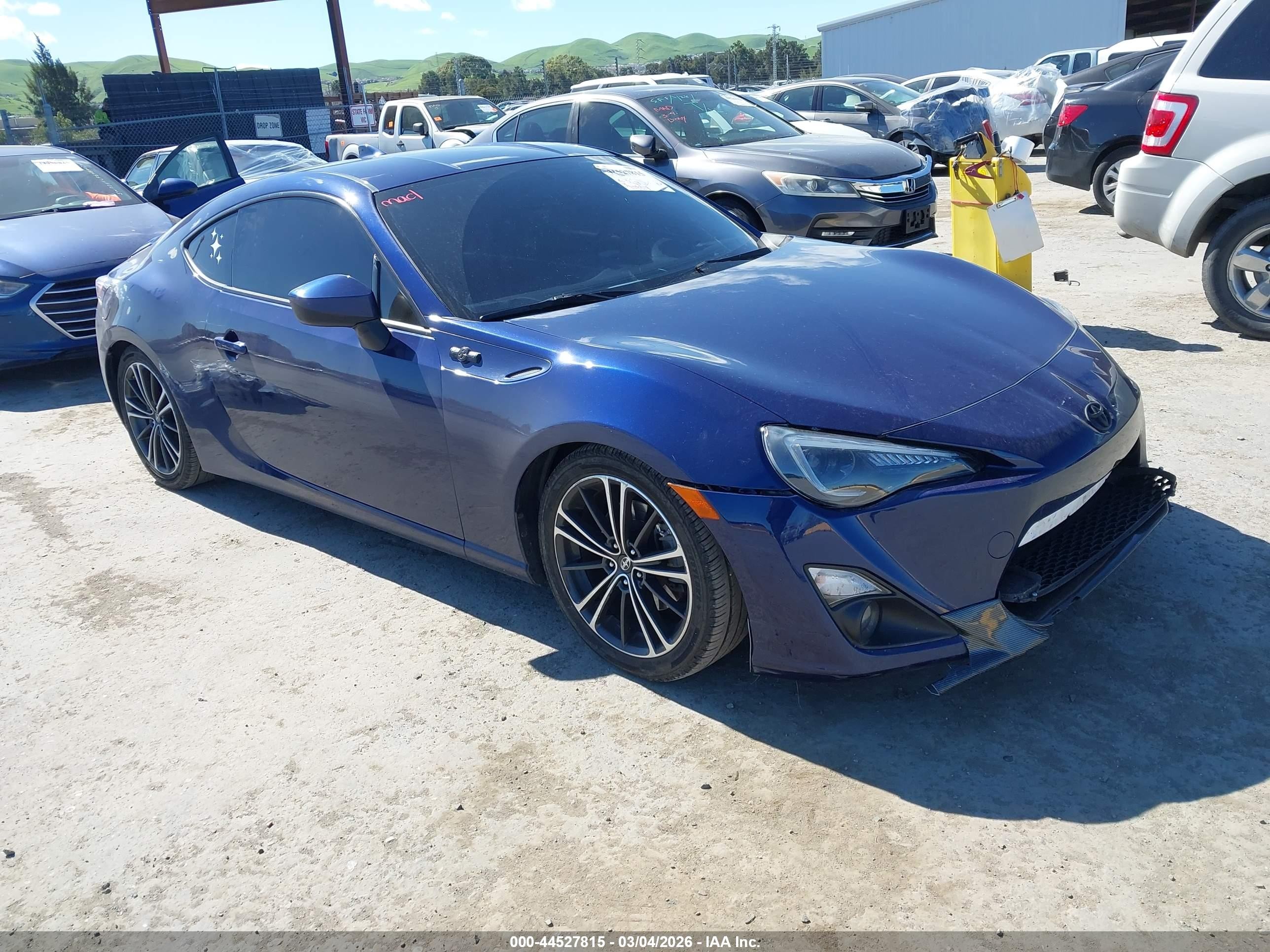 2016 Scion FR-S, VIN JF1ZNAA12G8702604 — Front end