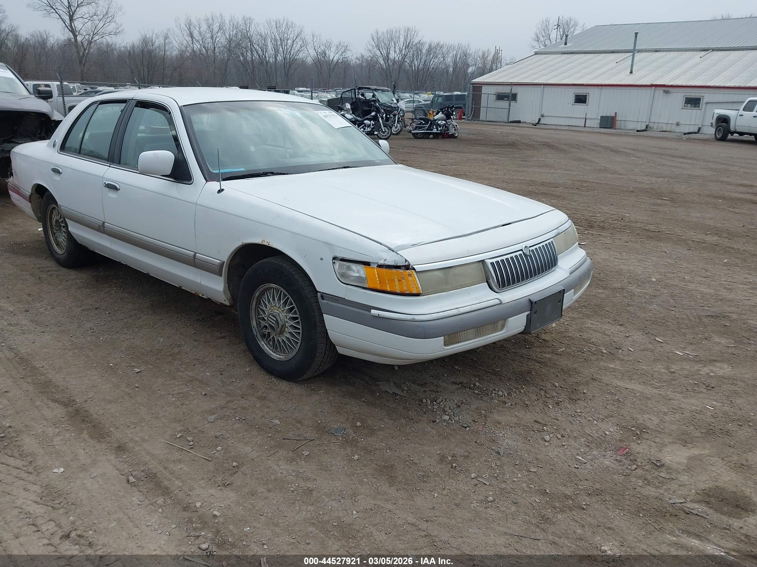 1992 Mercury Grand Marquis LS, VIN 2MECM75W8NX719088 — All over