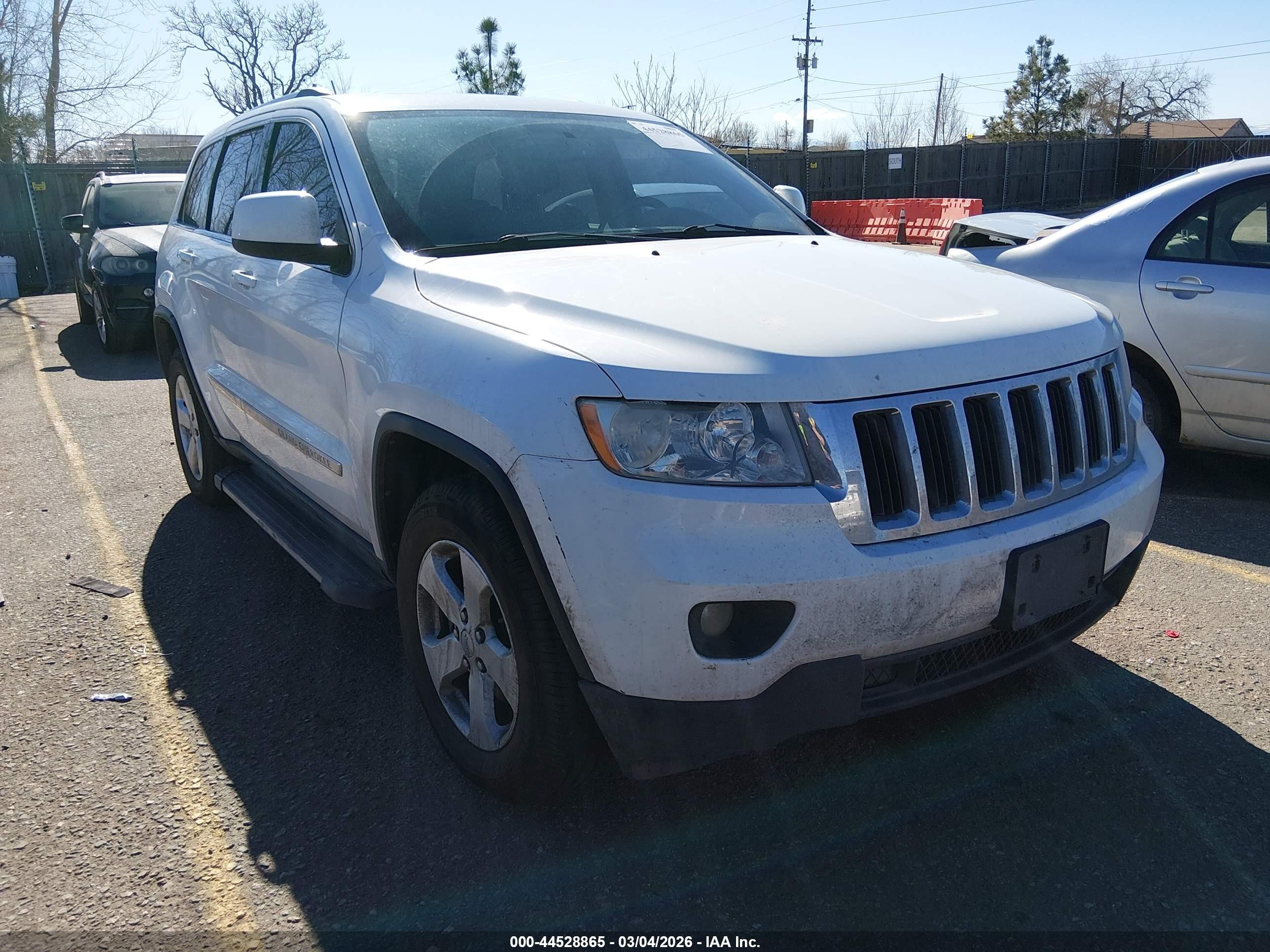 2013 Jeep Grand Cherokee Laredo, VIN 1C4RJFAG3DC513184 — Electrical