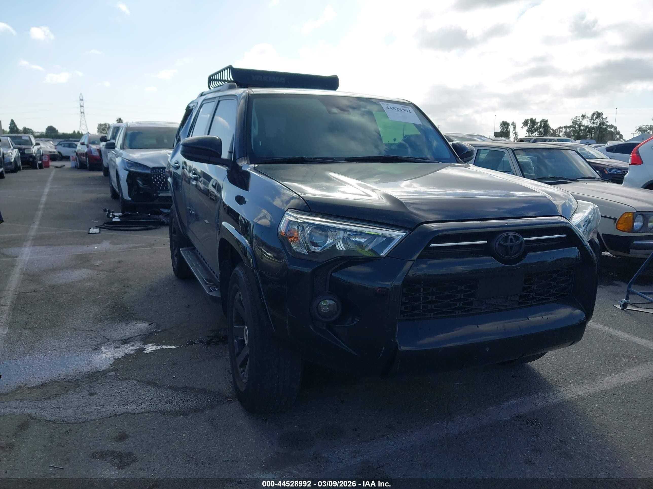 2022 Toyota 4Runner Trail Special Edition, VIN JTETU5JR7N5976312 — Rear end