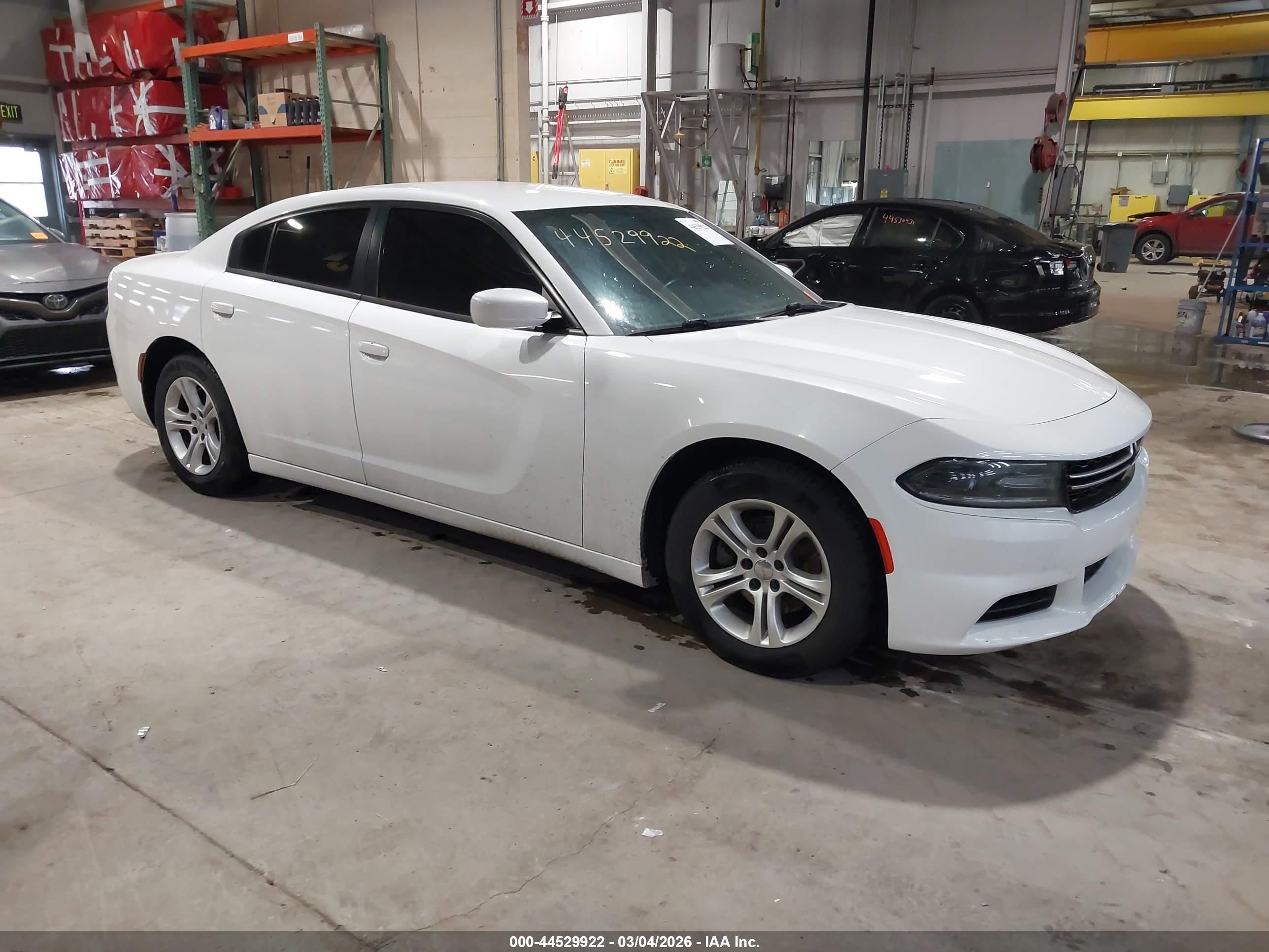 2015 Dodge Charger SE, VIN 2C3CDXBG6FH812271 — Rear end
