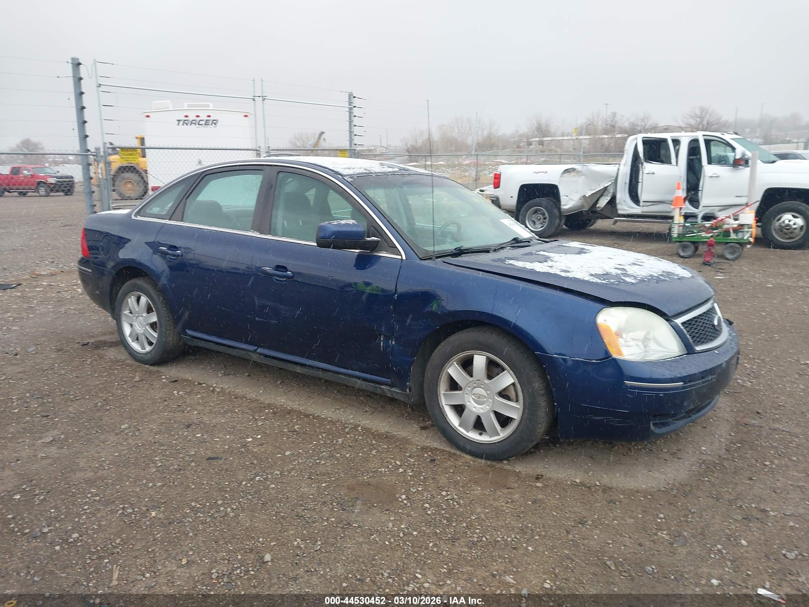 2006 Ford Five Hundred SE, VIN 1FAFP23126G162076 — Side