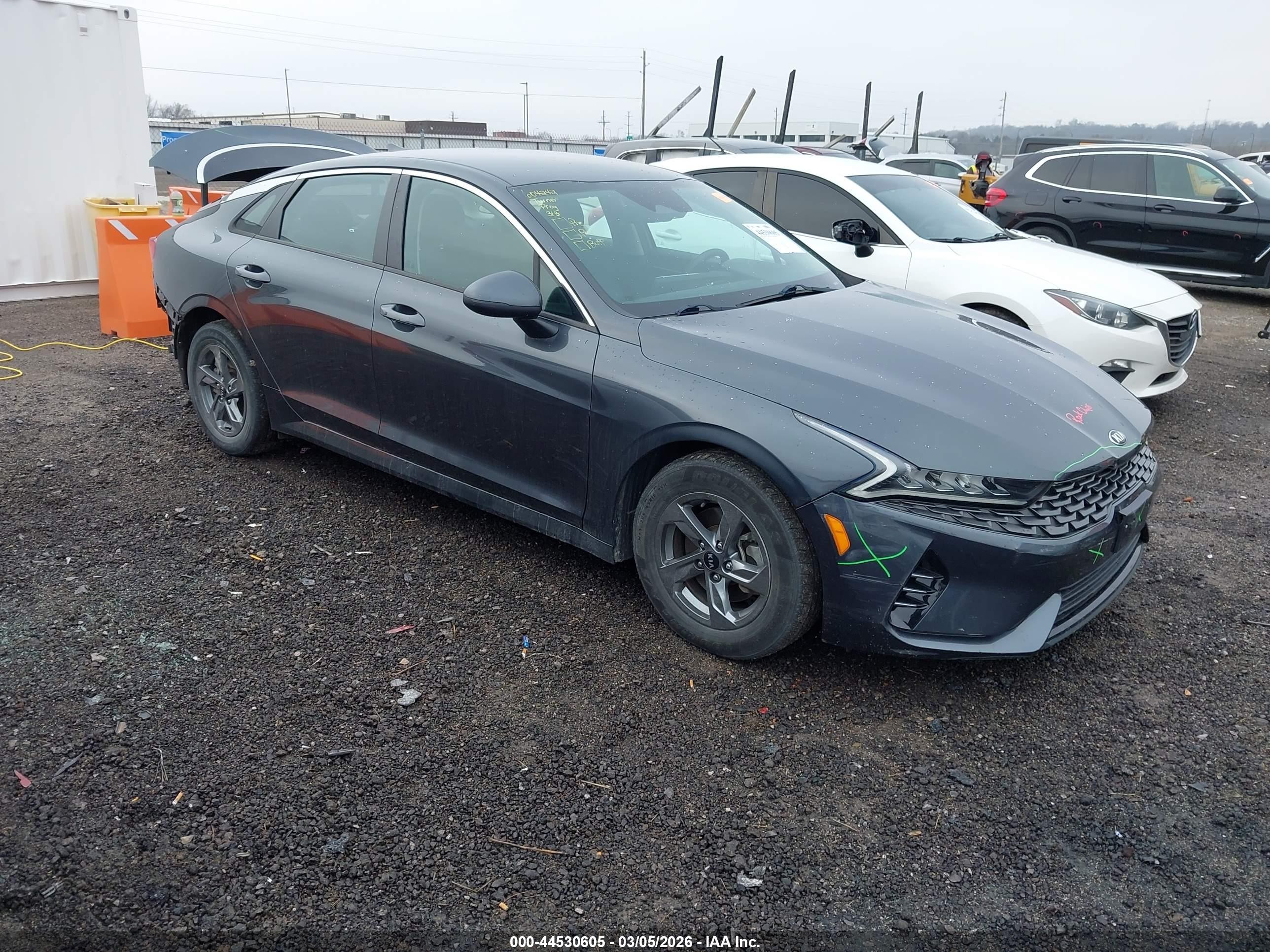 2021 Kia K5 LXS, VIN 5XXG14J28MG009620 — Rear end