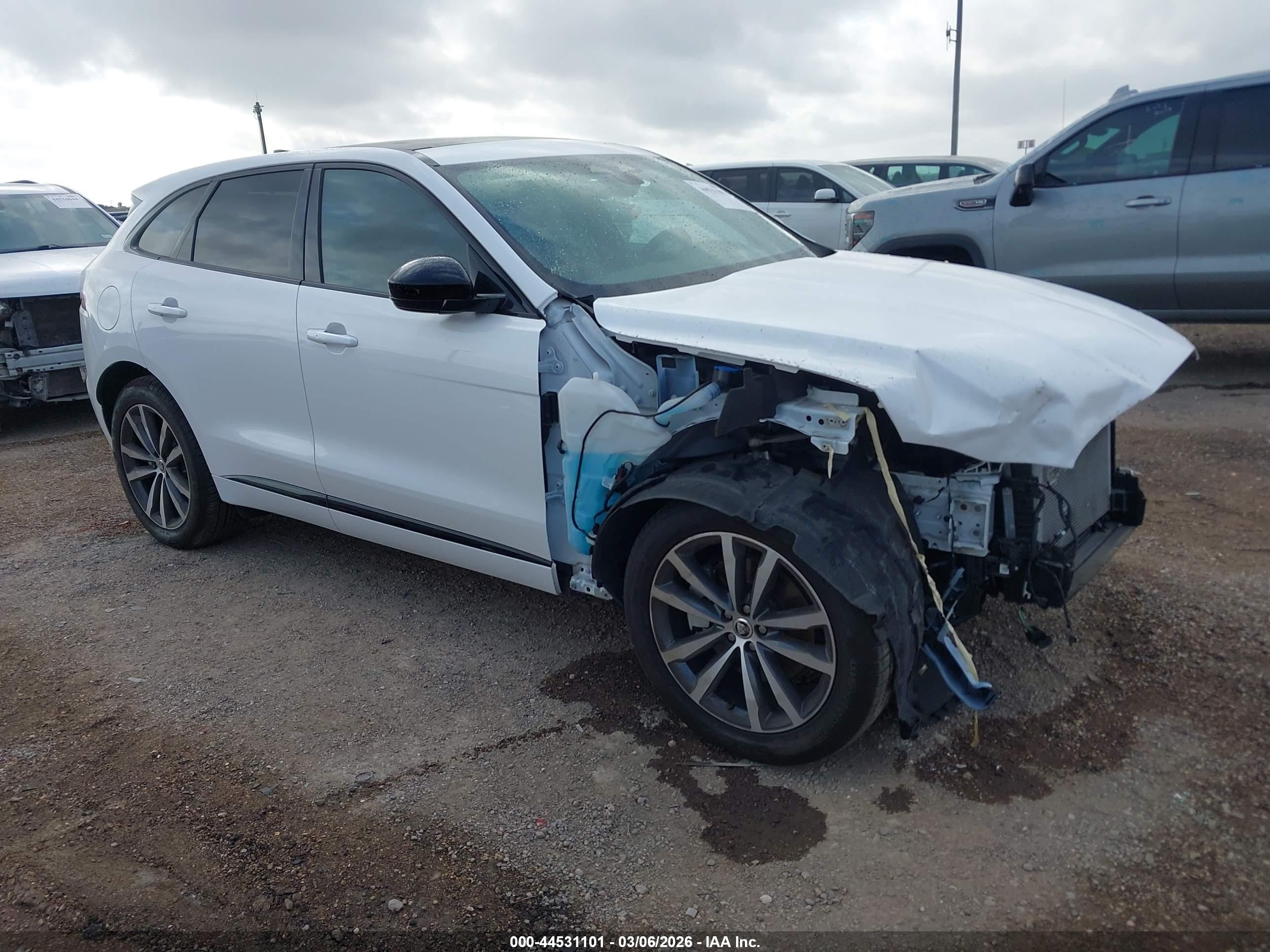 2025 Jaguar F-Pace R-Dynamic S, VIN SADCT2EX4SA752792 — Front end