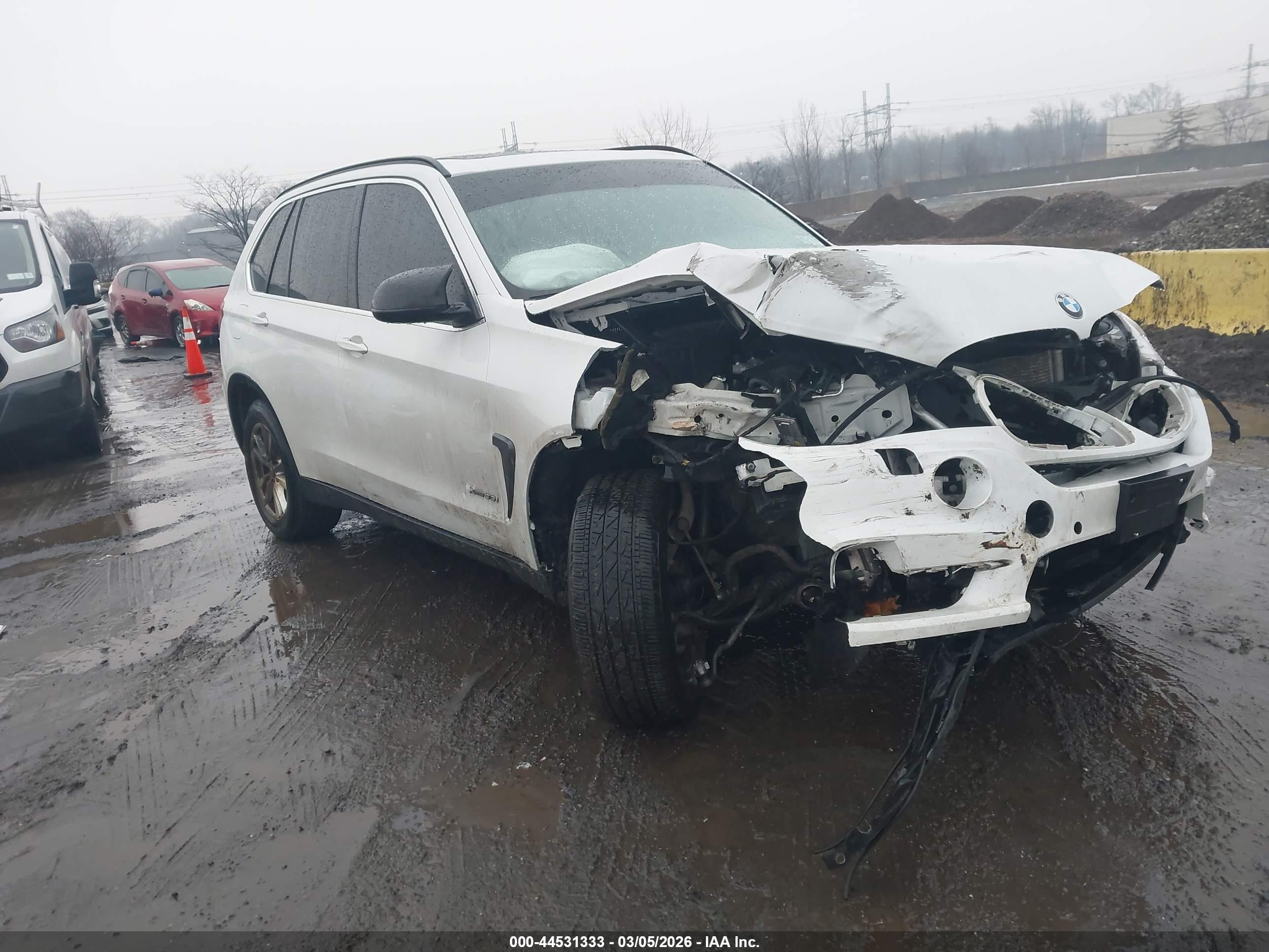 2015 BMW X5 xDrive35i, VIN 5UXKR0C55F0K57121 — Front end