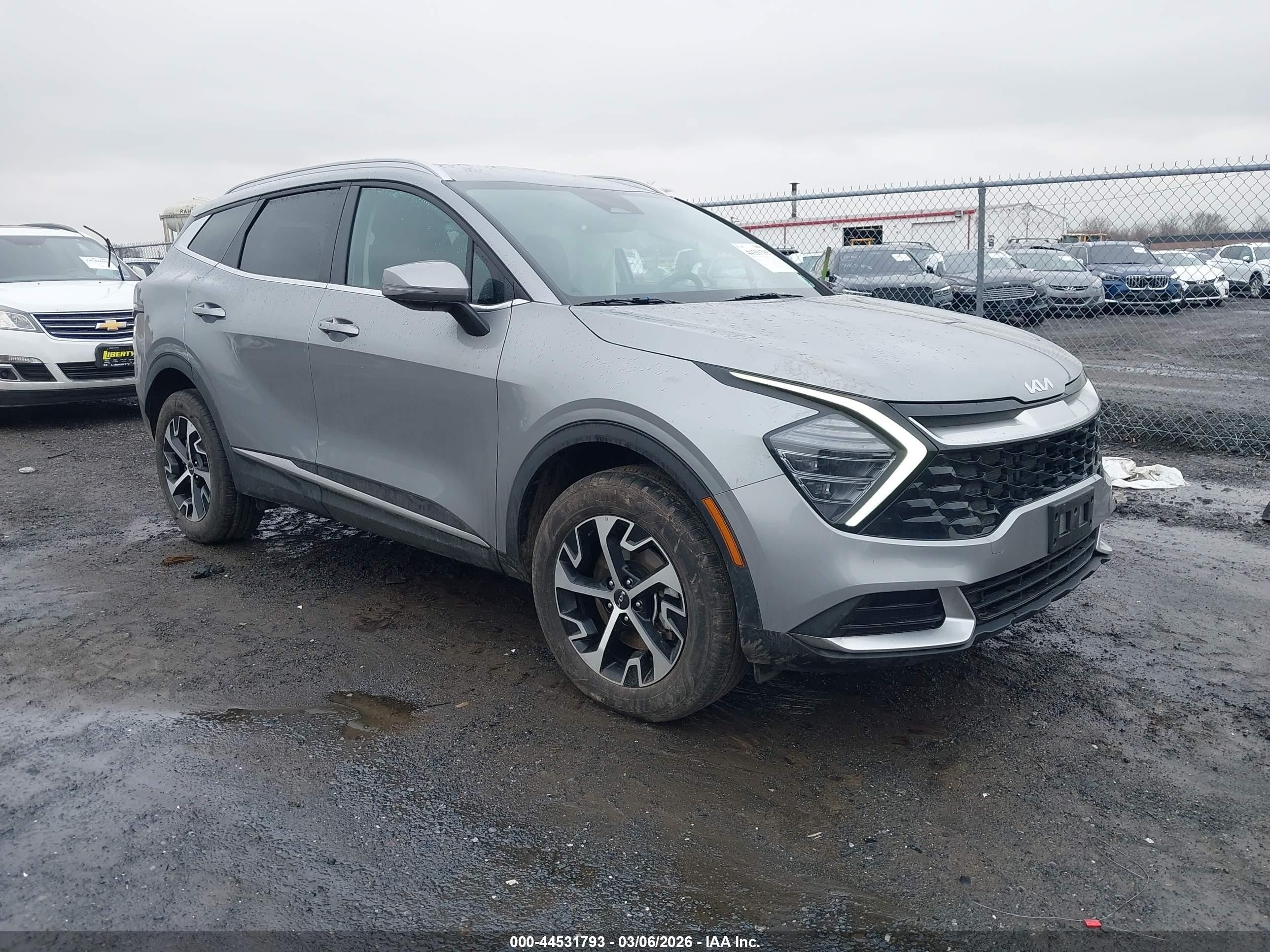 2025 Kia Sportage EX, VIN KNDPVCDF4S7418684 — Side