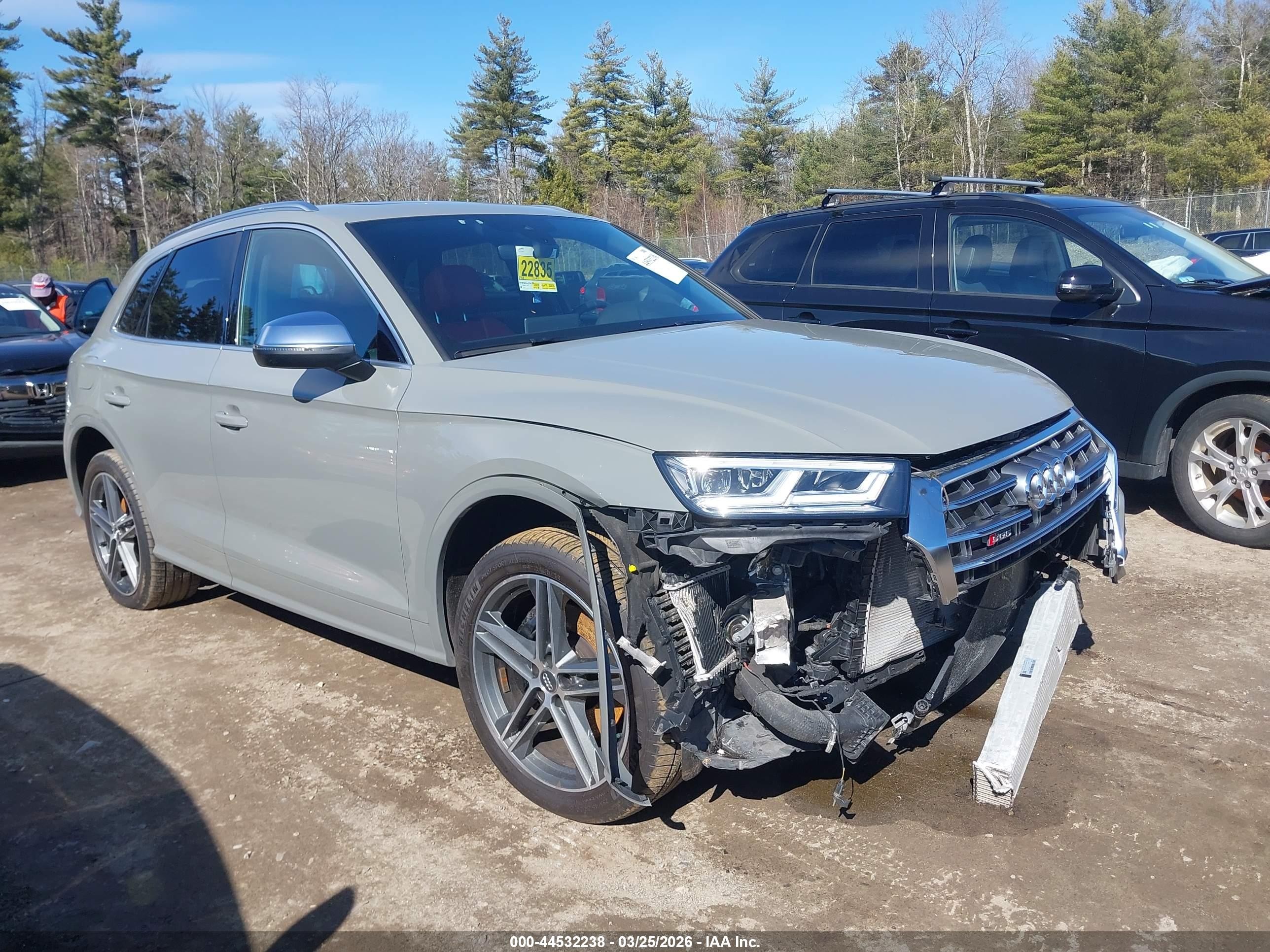 2020 Audi SQ5 Premium Plus, VIN WA1B4AFY9L2006558 — Перед