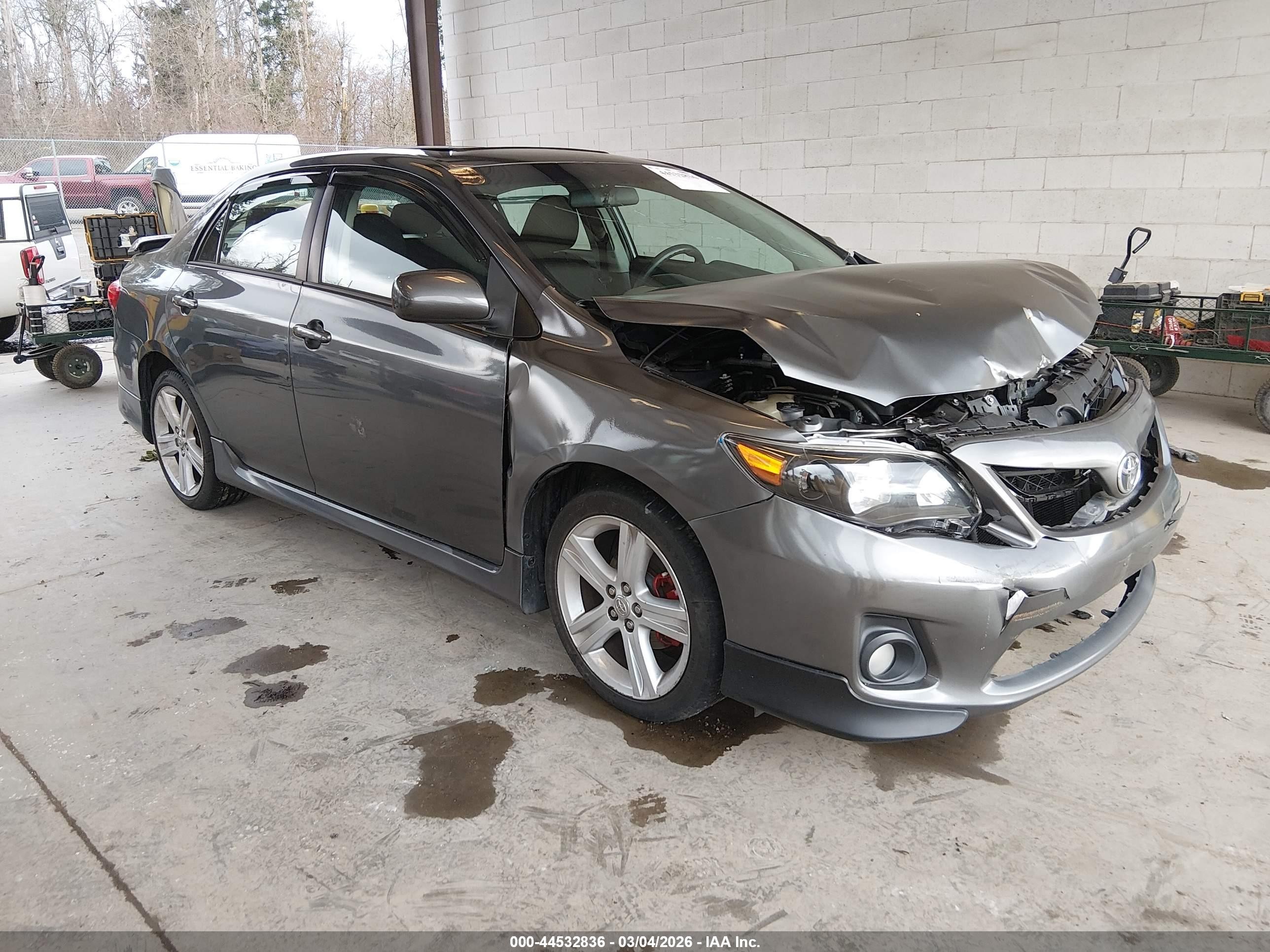 2013 Toyota Corolla LE, VIN 2T1BU4EE3DC981753 — Front end