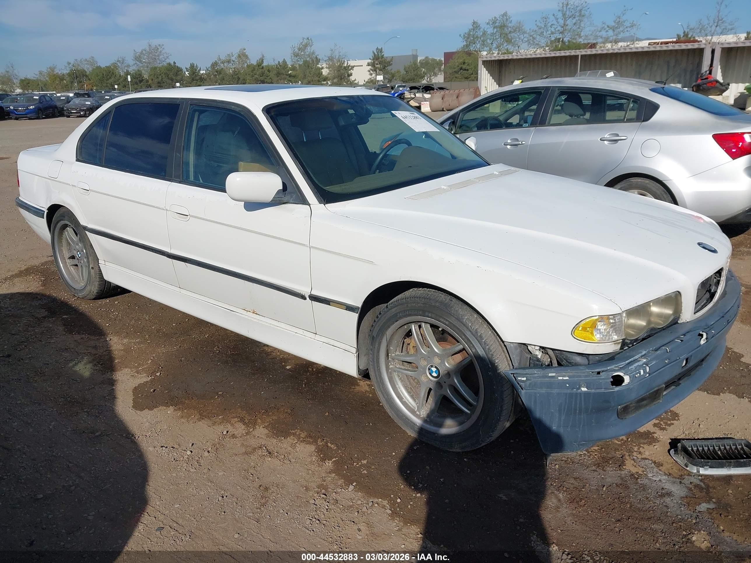 2000 BMW 7 Series 740iL, VIN WBAGH8344YDP14090 — Перед