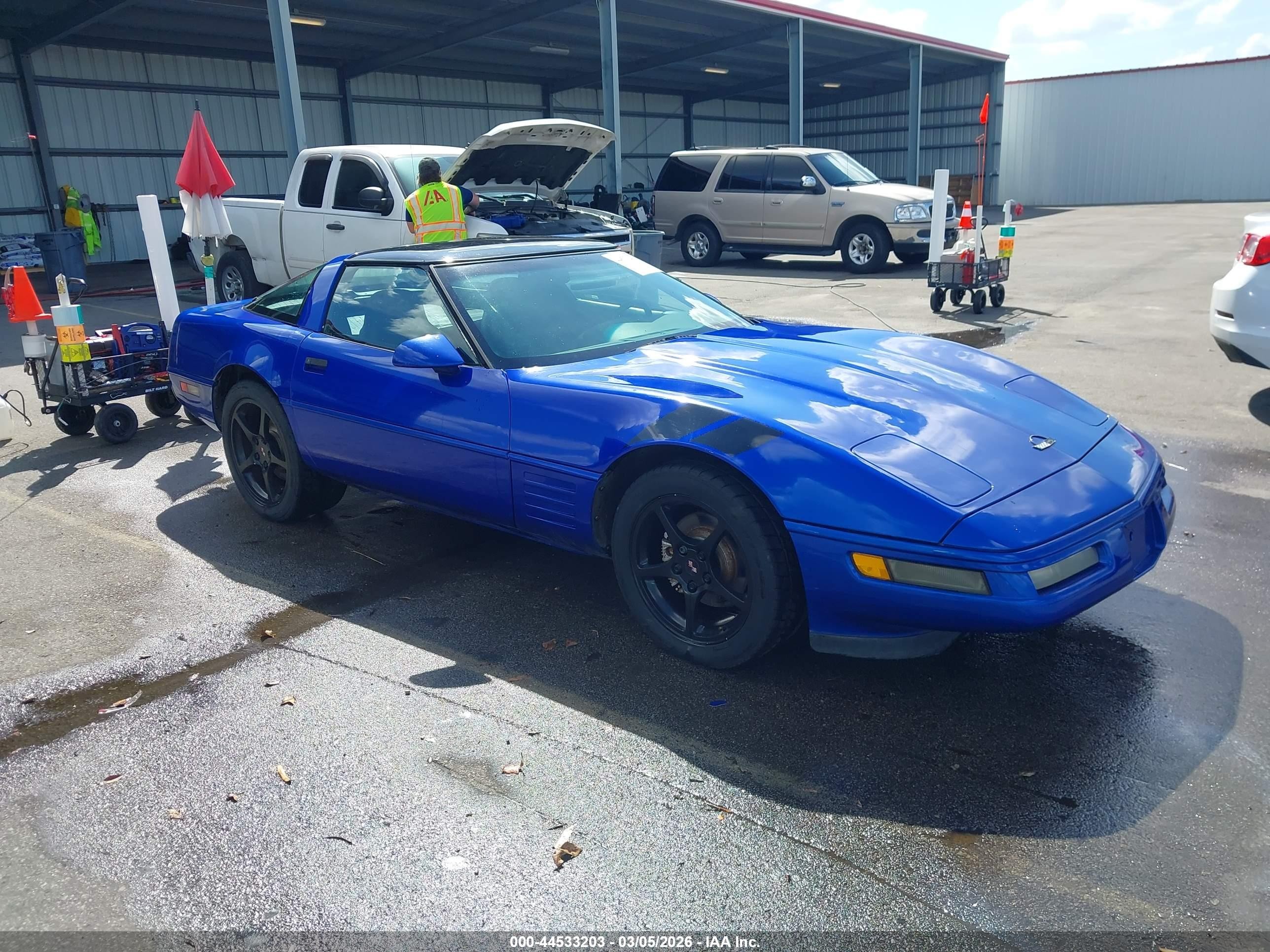 1994 Chevrolet Corvette, VIN 1G1YY22P1R5121078 — Front end