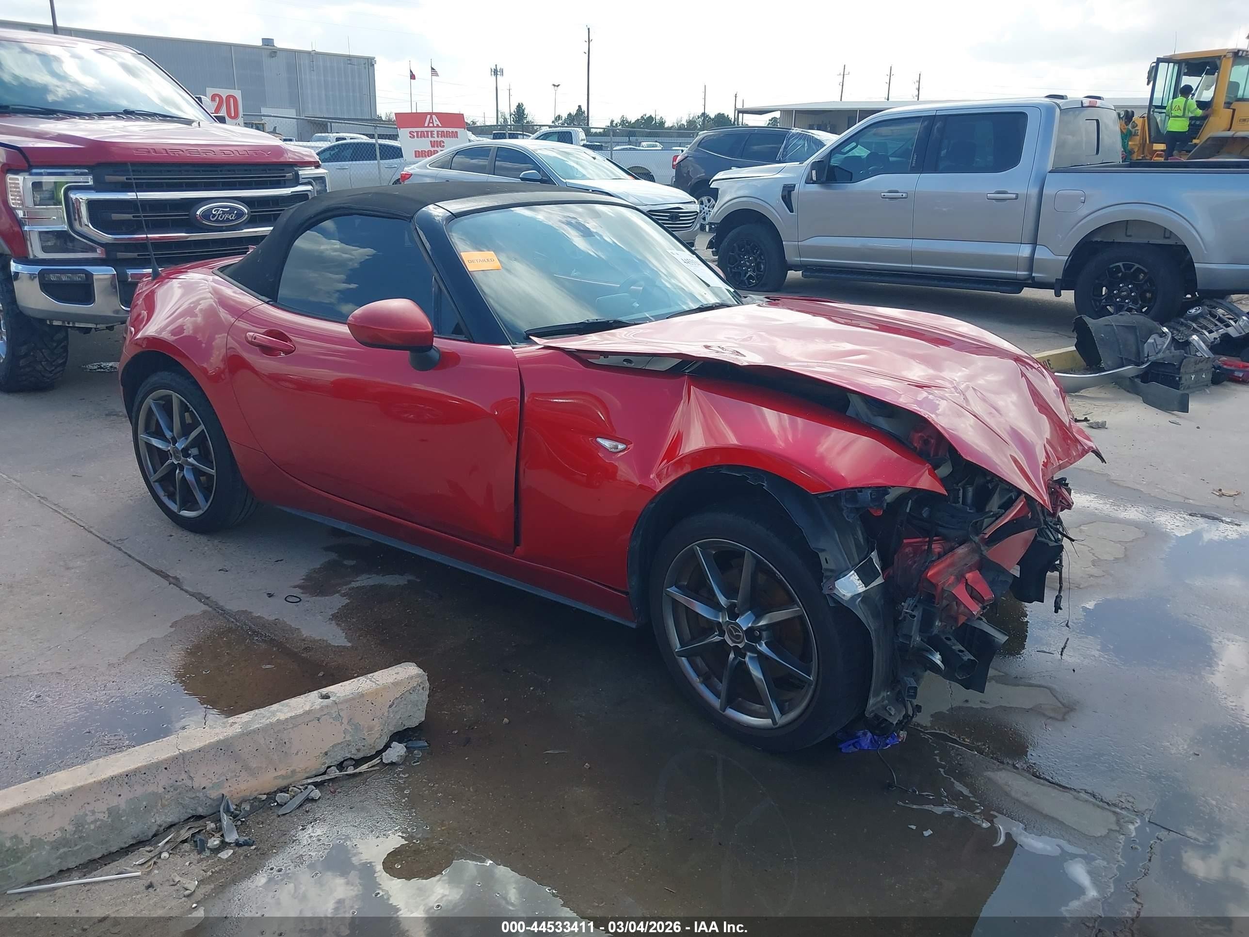2016 Mazda MX-5 Miata Grand Touring, VIN JM1NDAD73G0111949 — Front end