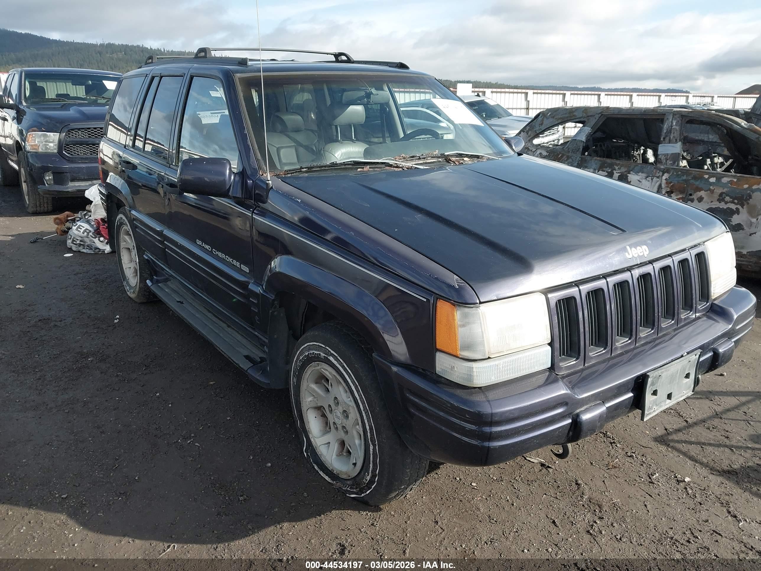 1998 Jeep Grand Cherokee Limited, VIN 1J4GZ78Y9WC240494 — Rear end