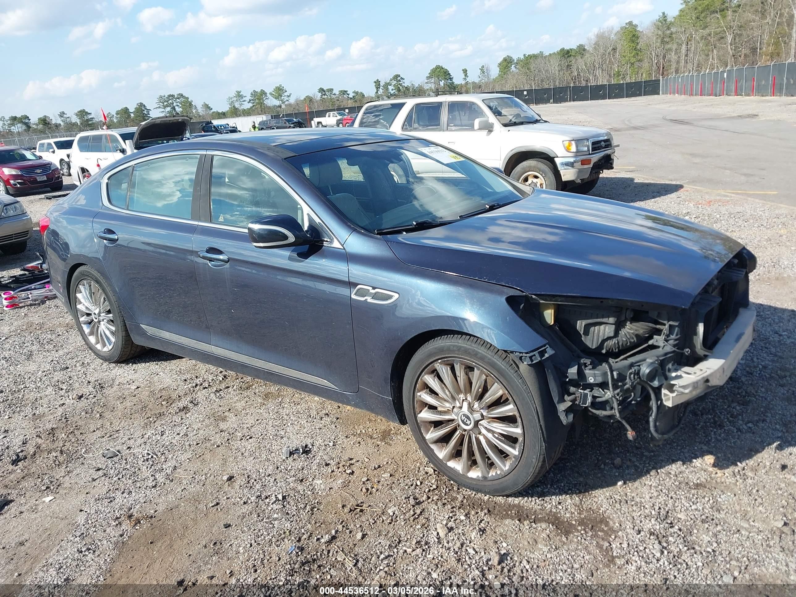 2015 Kia K900 Luxury, VIN KNALW4D49F6018757 — Front end