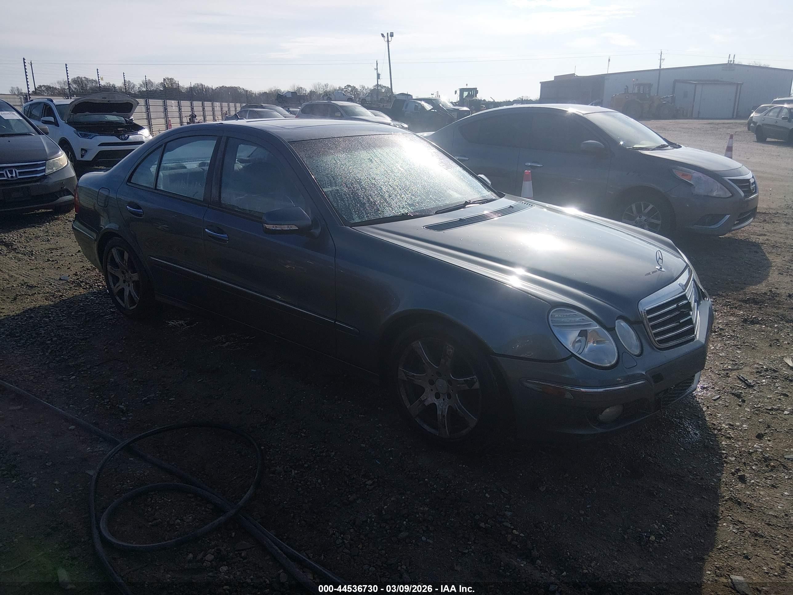 2008 Mercedes-Benz E 350 Luxury, VIN WDBUF56X88B350914 — Front end