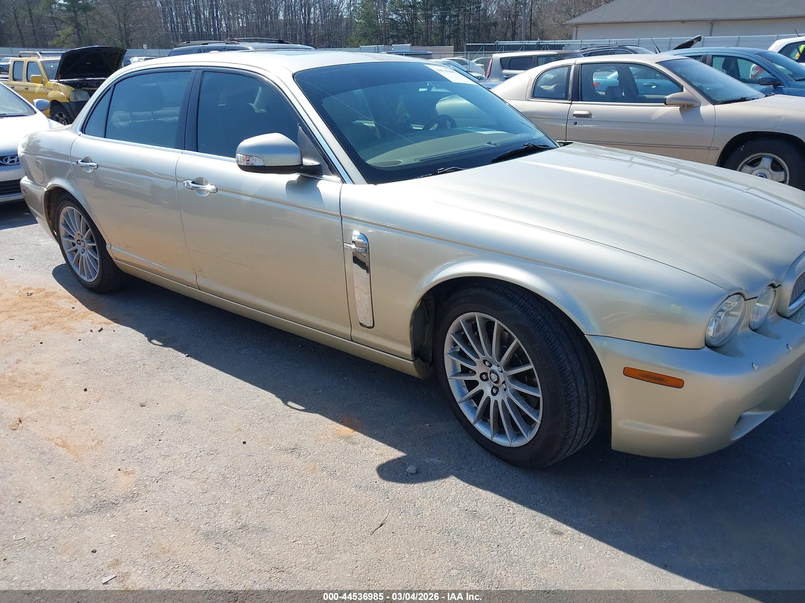2008 Jaguar XJ 8 LWB, VIN SAJWA79B38SH20739 — Изъятие за долги