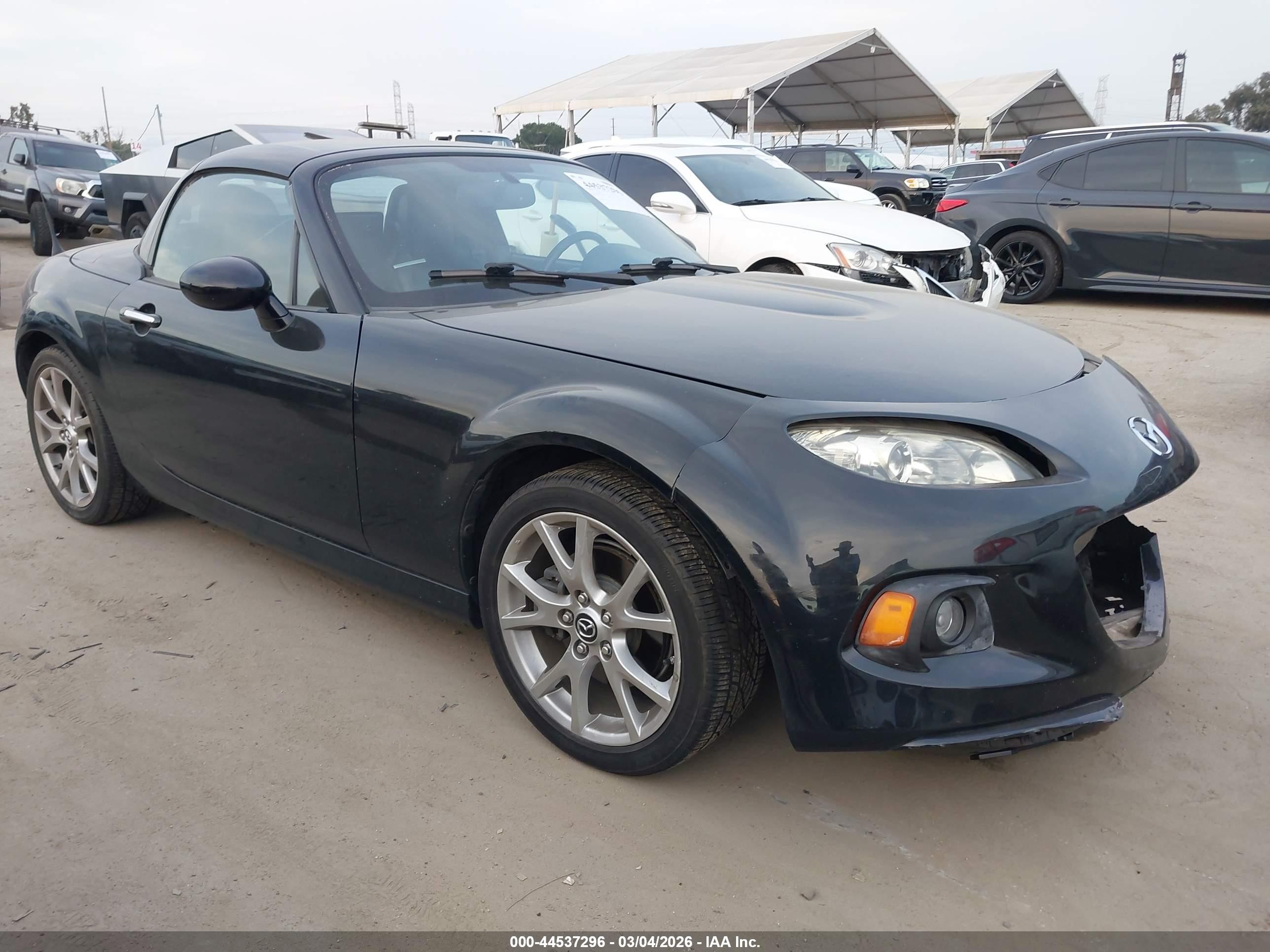 2014 Mazda MX-5 Miata Grand Touring, VIN JM1NC2PFXE0233846 — Front end