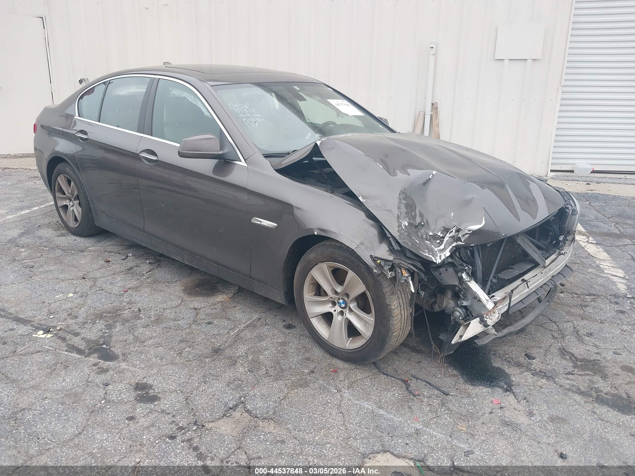 2011 BMW 5 Series 528i, VIN WBAFR1C54BC741683 — Фото с аукциона