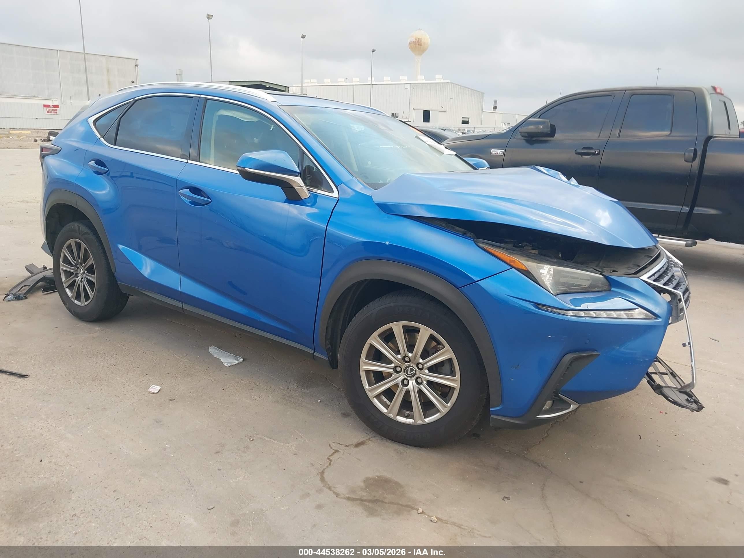 2019 Lexus NX 300, VIN JTJYARBZ7K2136808 — Front end