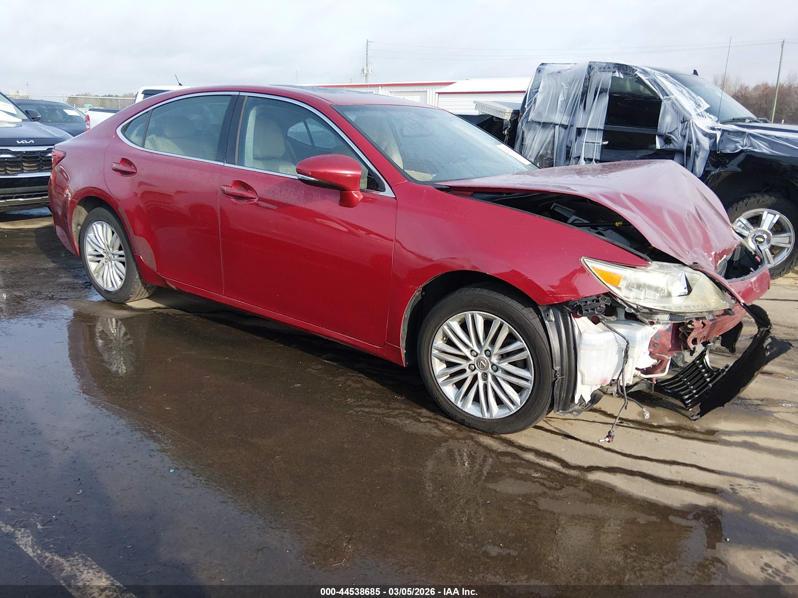 2014 Lexus ES 330, VIN JTHBK1GG4E2096446 — Front end
