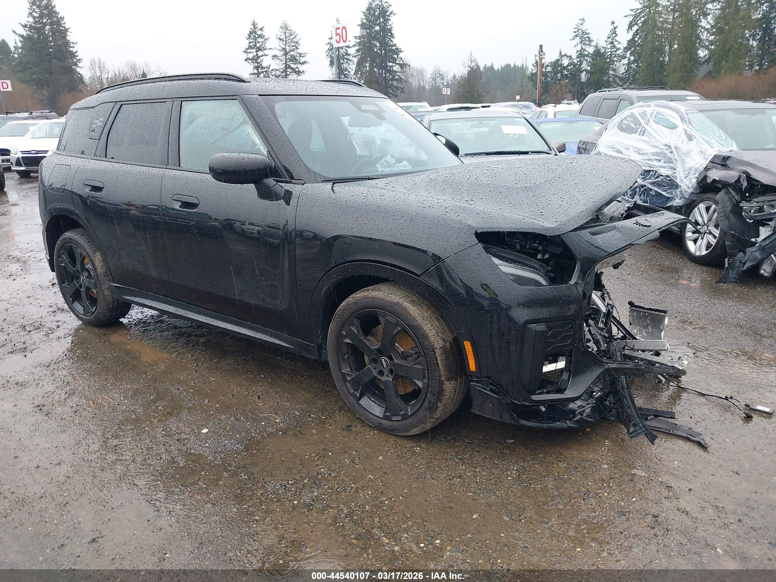 2026 MINI Countryman S, VIN WMZ23GA01T7U09904 — Перед