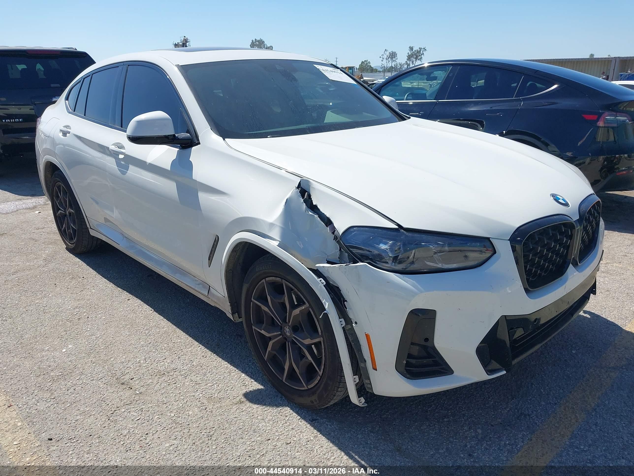 2023 BMW X4 xDrive30i, VIN 5UX33DT02P9R99684 — Front end