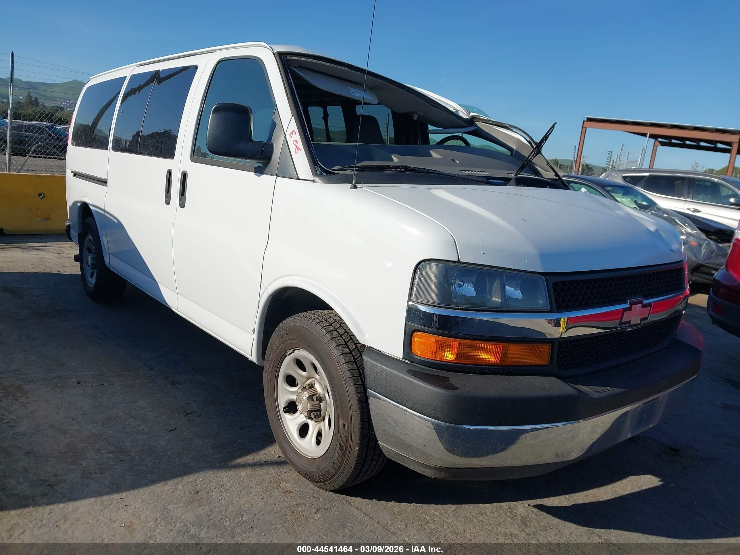2009 Chevrolet Express 1500, VIN 1GNFG154091122086 — Rollover