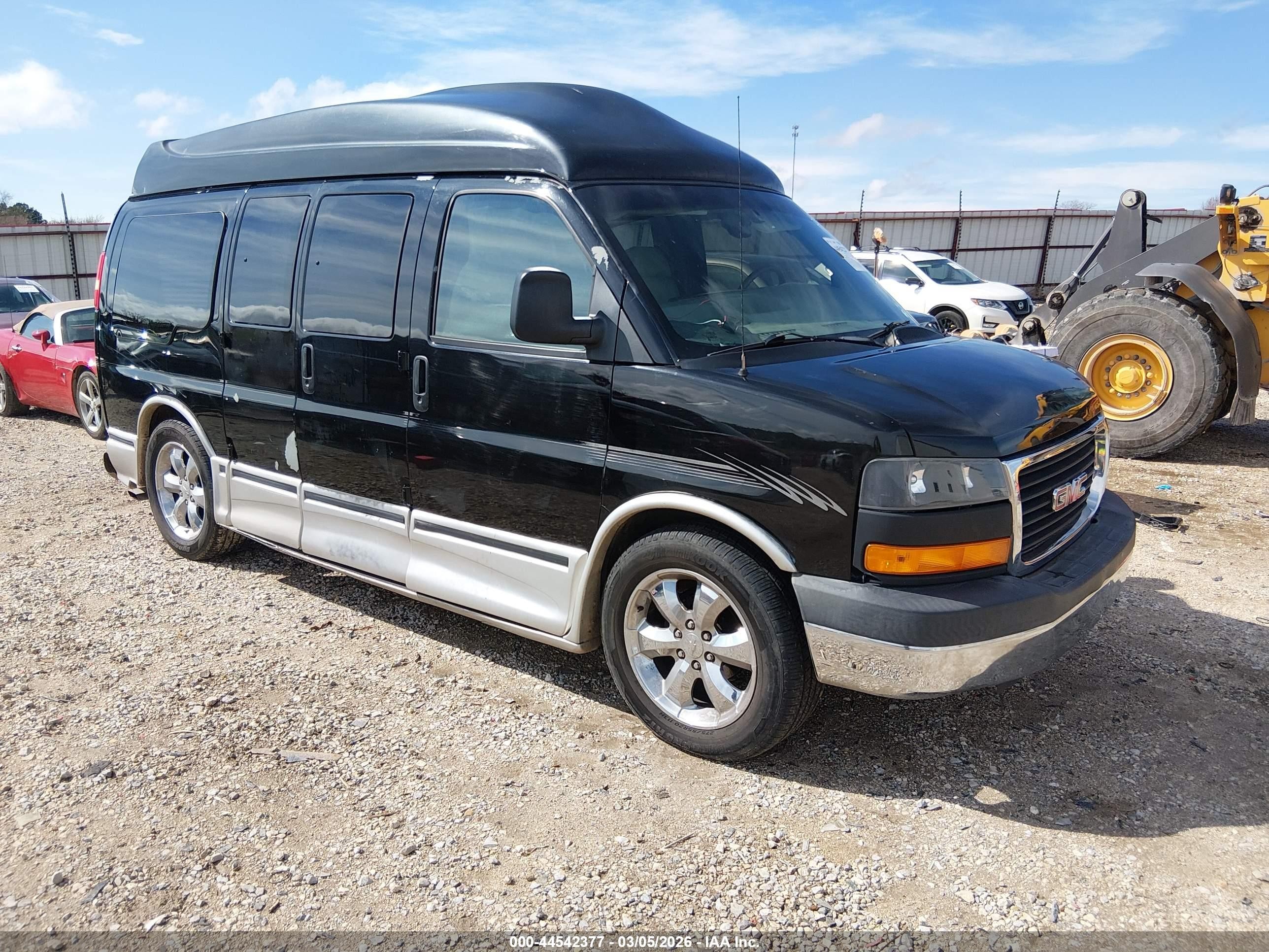 2003 GMC Savana Commercial SRW C6Y, VIN 1GDFG15T431230696 — Rear end