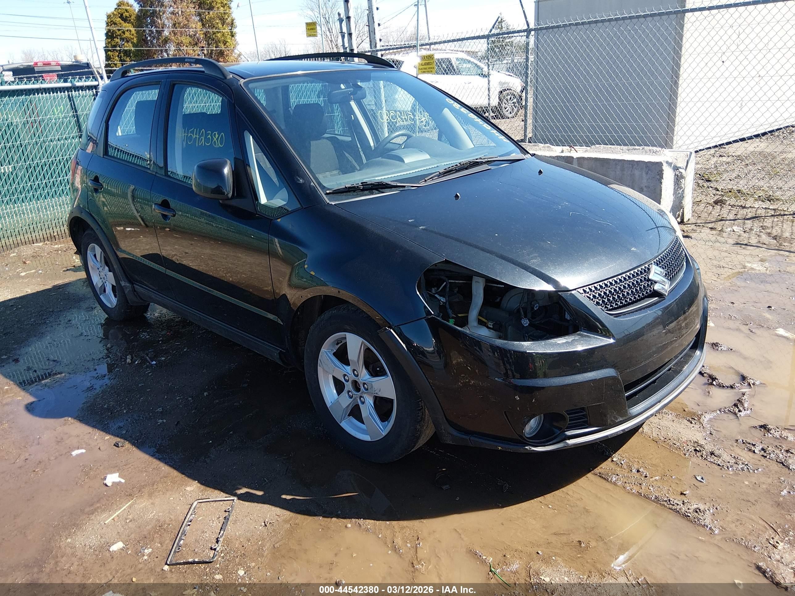 2012 Suzuki SX4 Crossover, VIN JS2YB5A36C6301009 — Front end