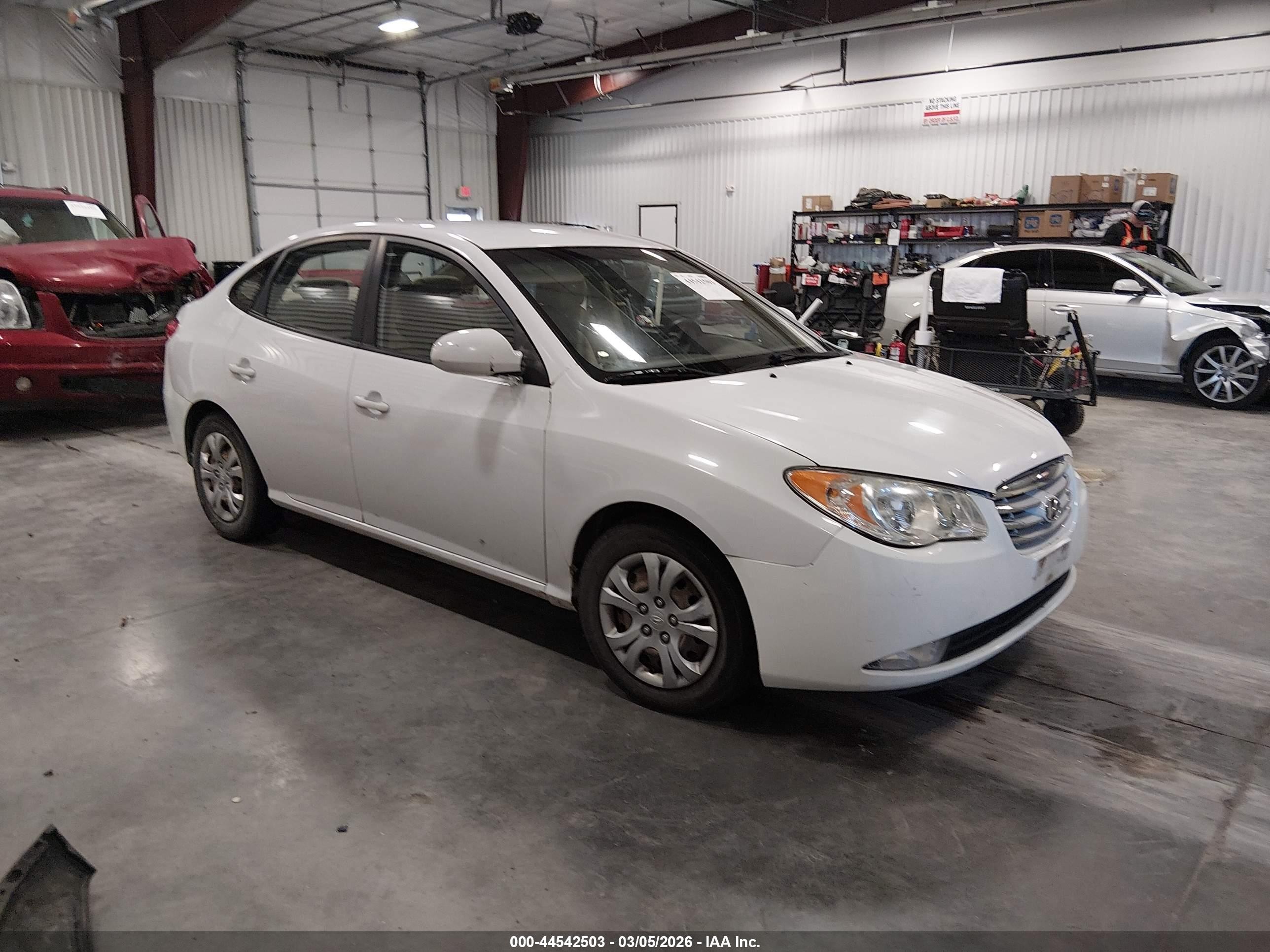 2010 Hyundai Elantra GLS, VIN KMHDU4AD7AU124528 — Side