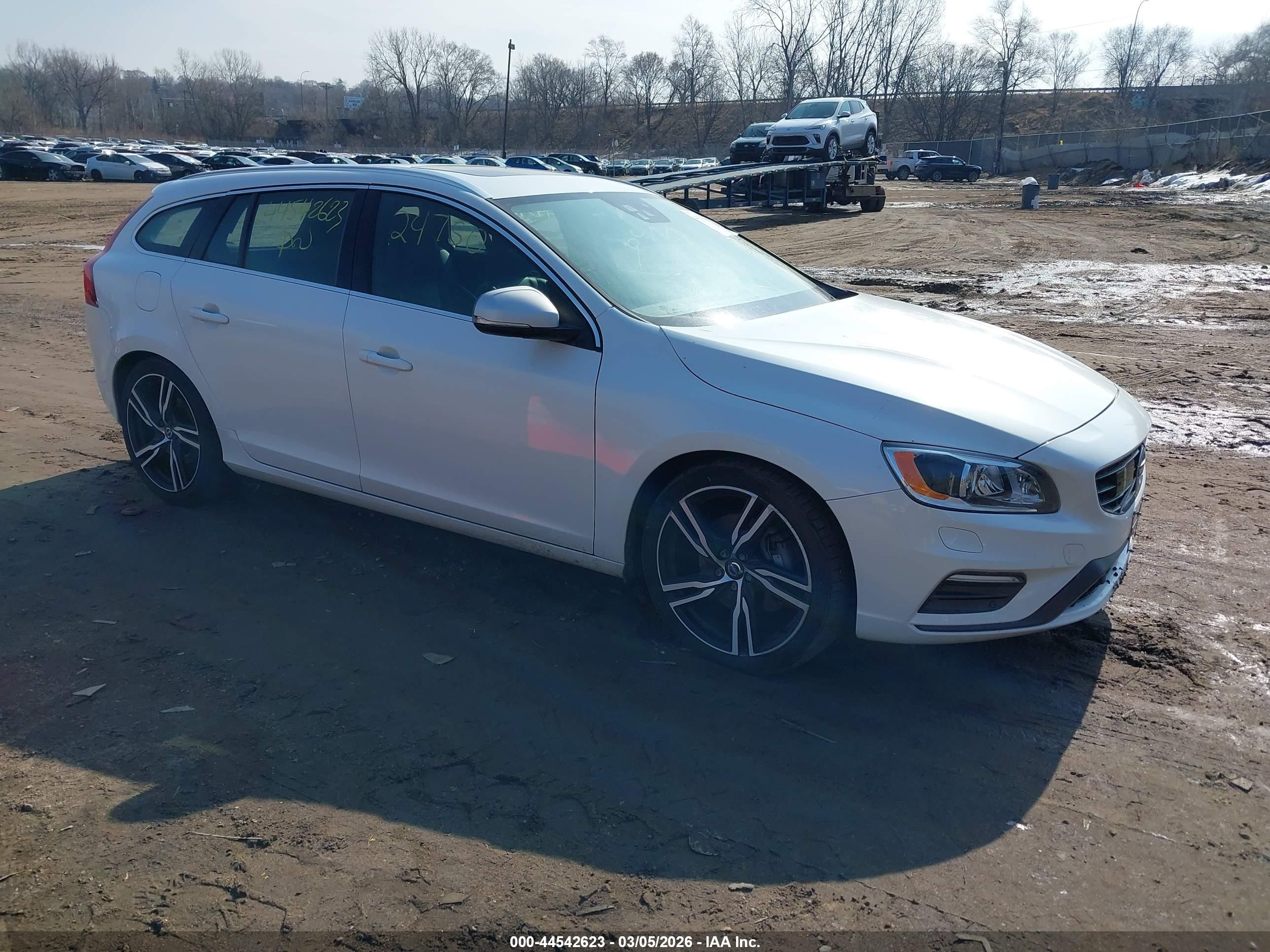 2017 Volvo V60 R-Design Platinum, VIN YV149MSS3H1333984 — Mechanical