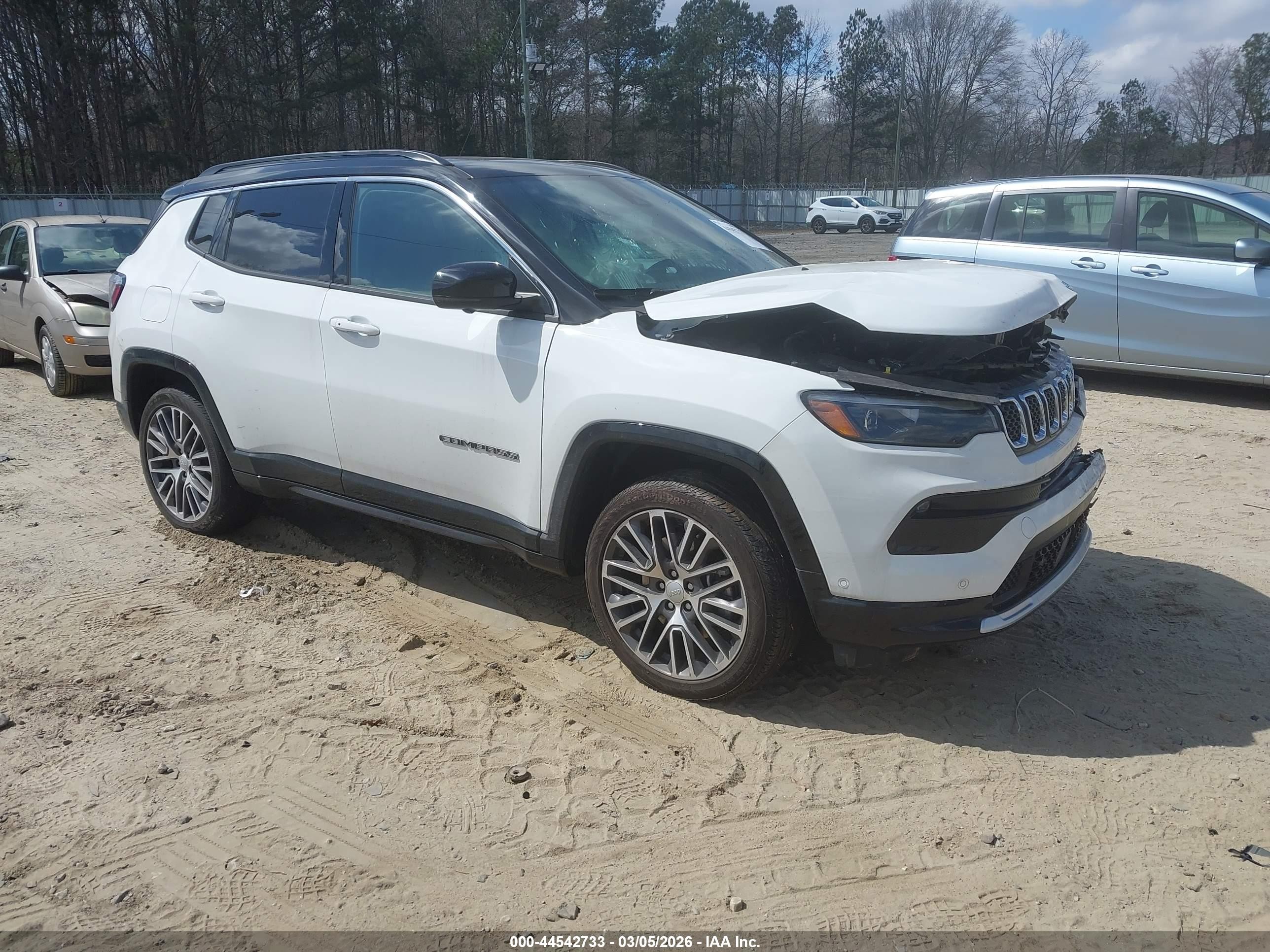 2023 Jeep Compass Limited, VIN 3C4NJDCNXPT554208 — Front end