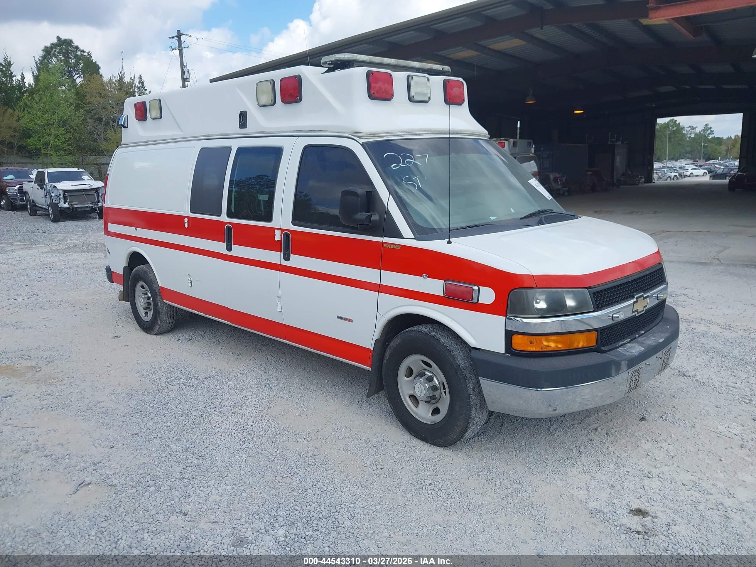 2016 Chevrolet Express 3500, VIN 1GBZGHCL6G1334176 — Normal wear