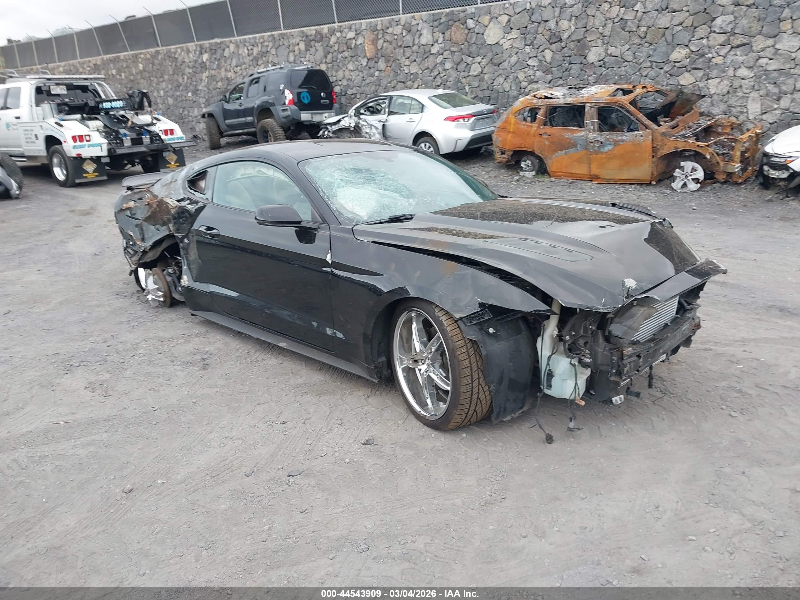 2015 Ford Mustang EcoBoost, VIN 1FA6P8TH3F5302776 — Side