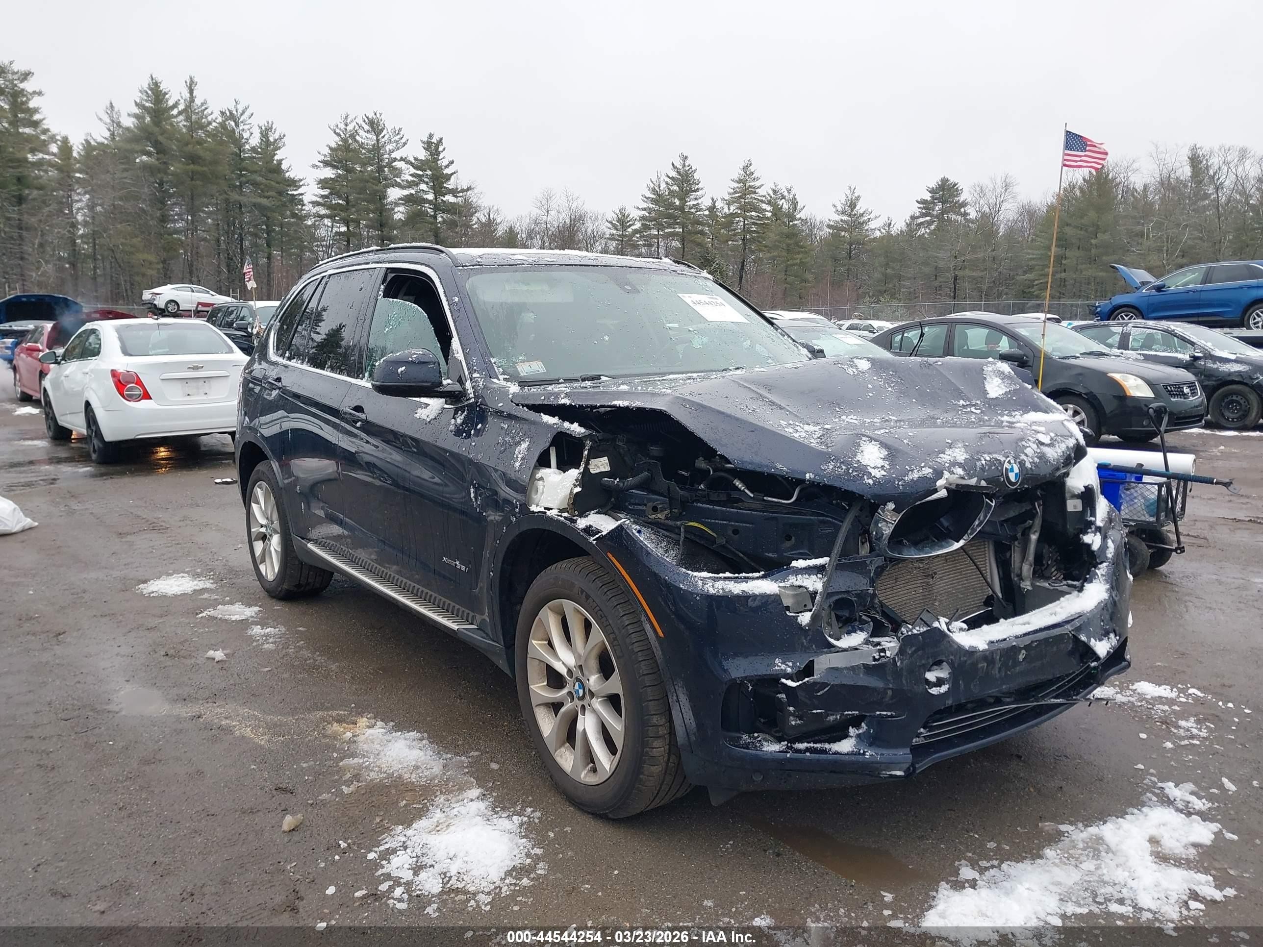 2015 BMW X5 xDrive35i, VIN 5UXKR0C5XF0K63691 — Front end