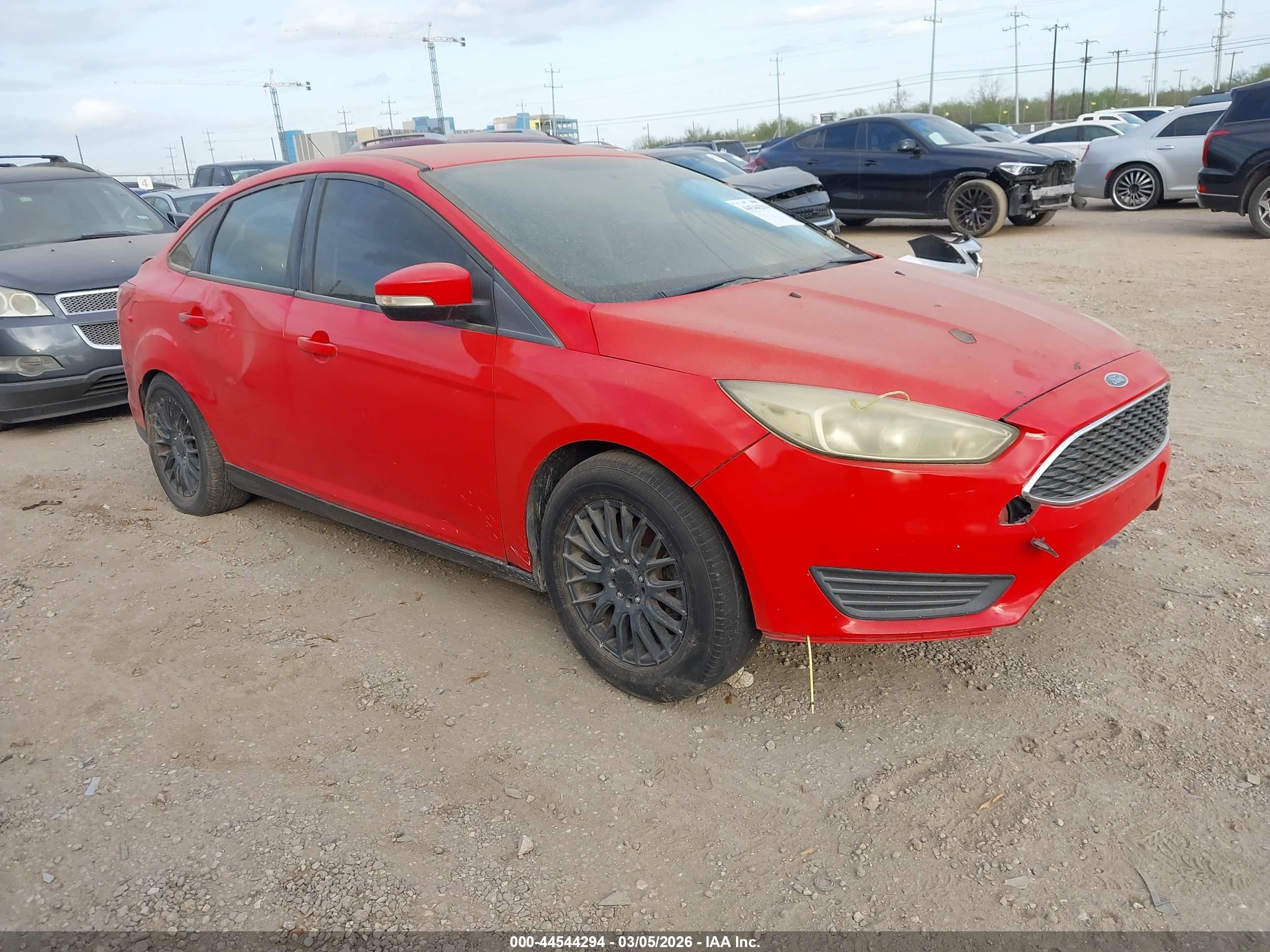 2016 Ford Focus SE, VIN 1FADP3F25GL301322 — All over