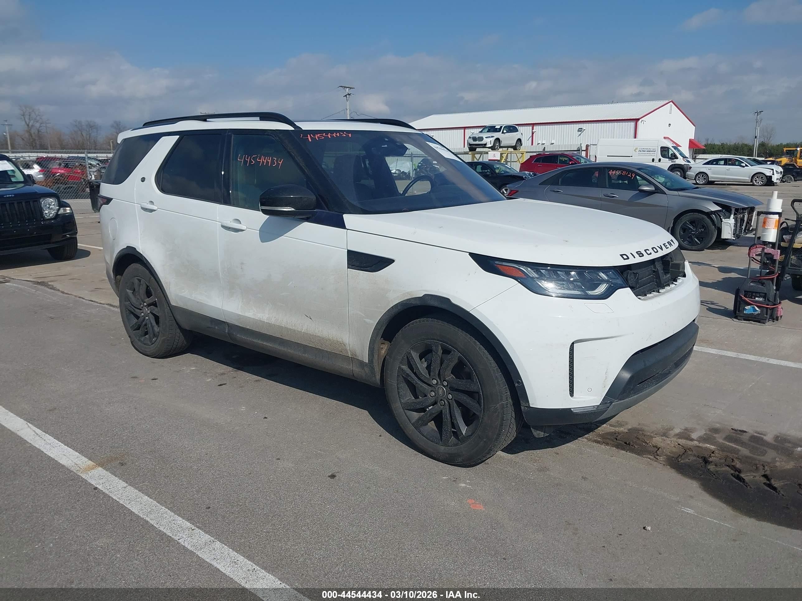 2019 Land Rover Discovery HSE Luxury, VIN SALRT2RV5K2402282 — Side