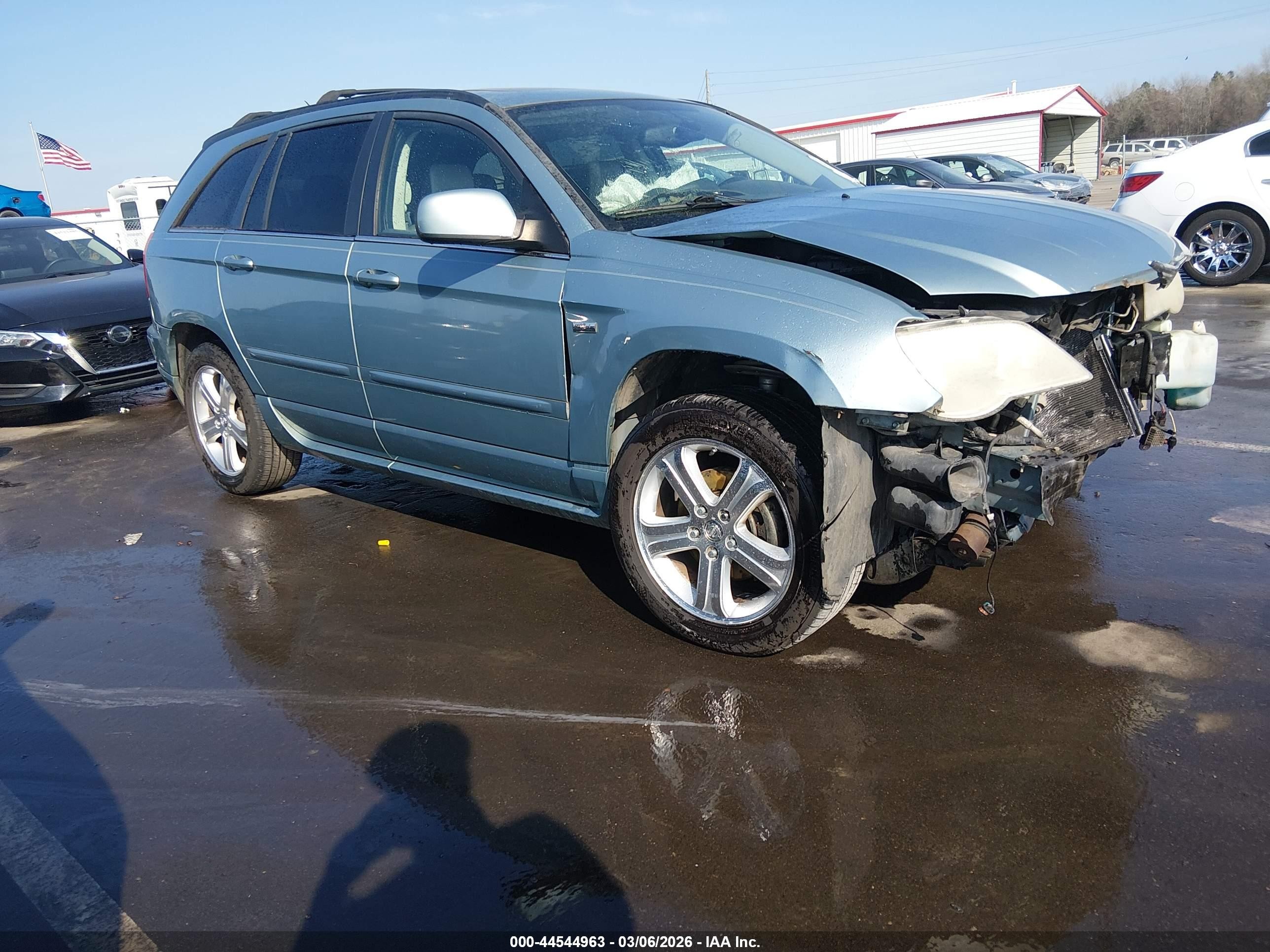2008 Chrysler Pacifica Touring, VIN 2A8GM68X38R608998 — Front end