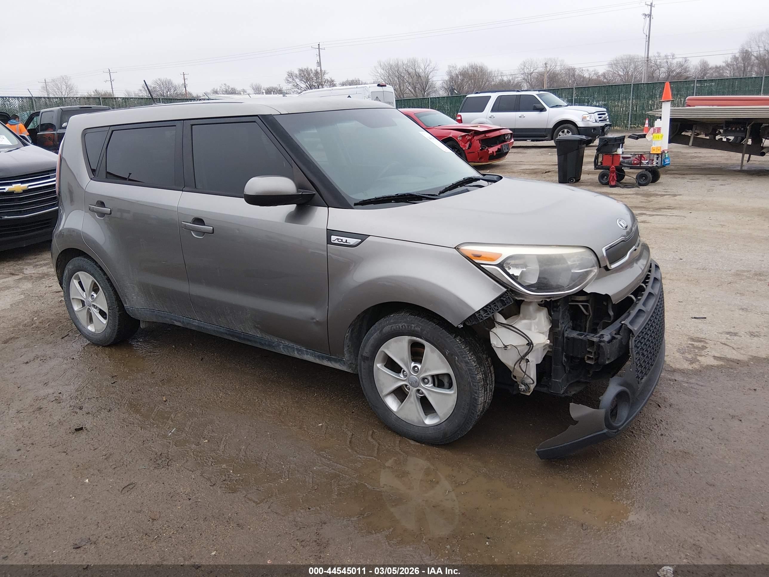 2016 Kia Soul, VIN KNDJN2A20G7243861 — Front end