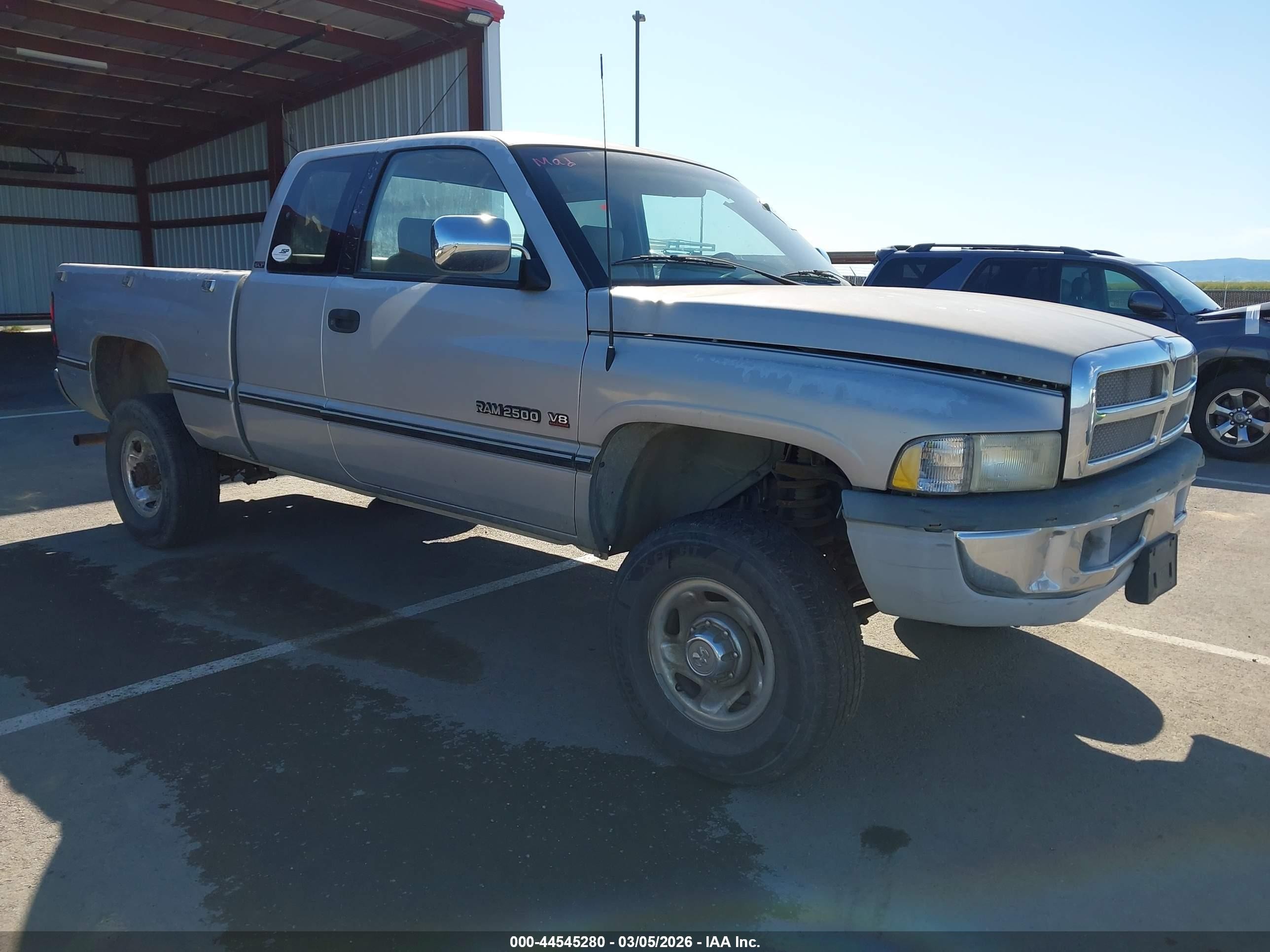 1997 Dodge 2500, VIN 3B7KF23Z6VG821362 — Side