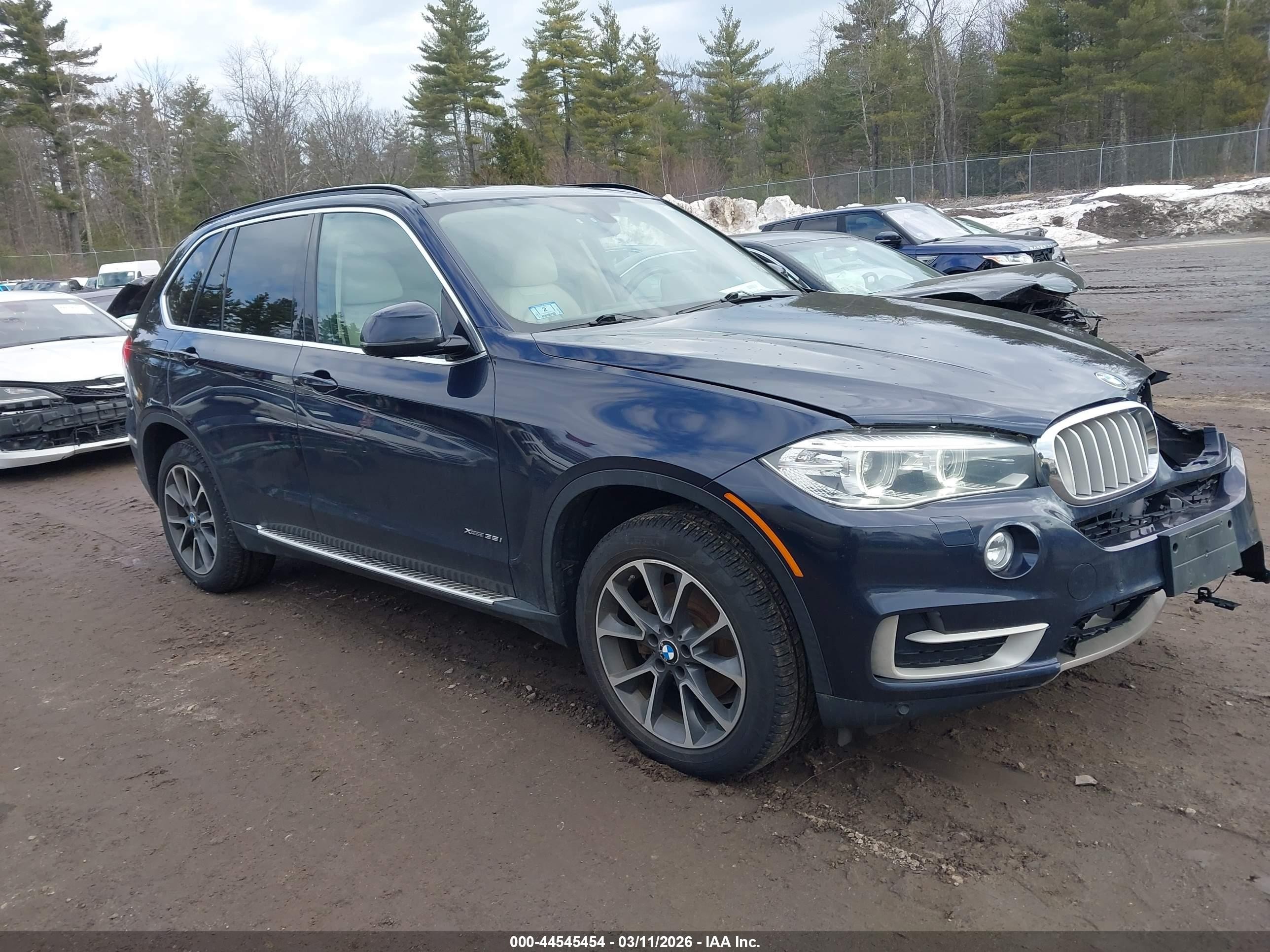 2015 BMW X5 xDrive35i, VIN 5UXKR0C59F0P18286 — Front end