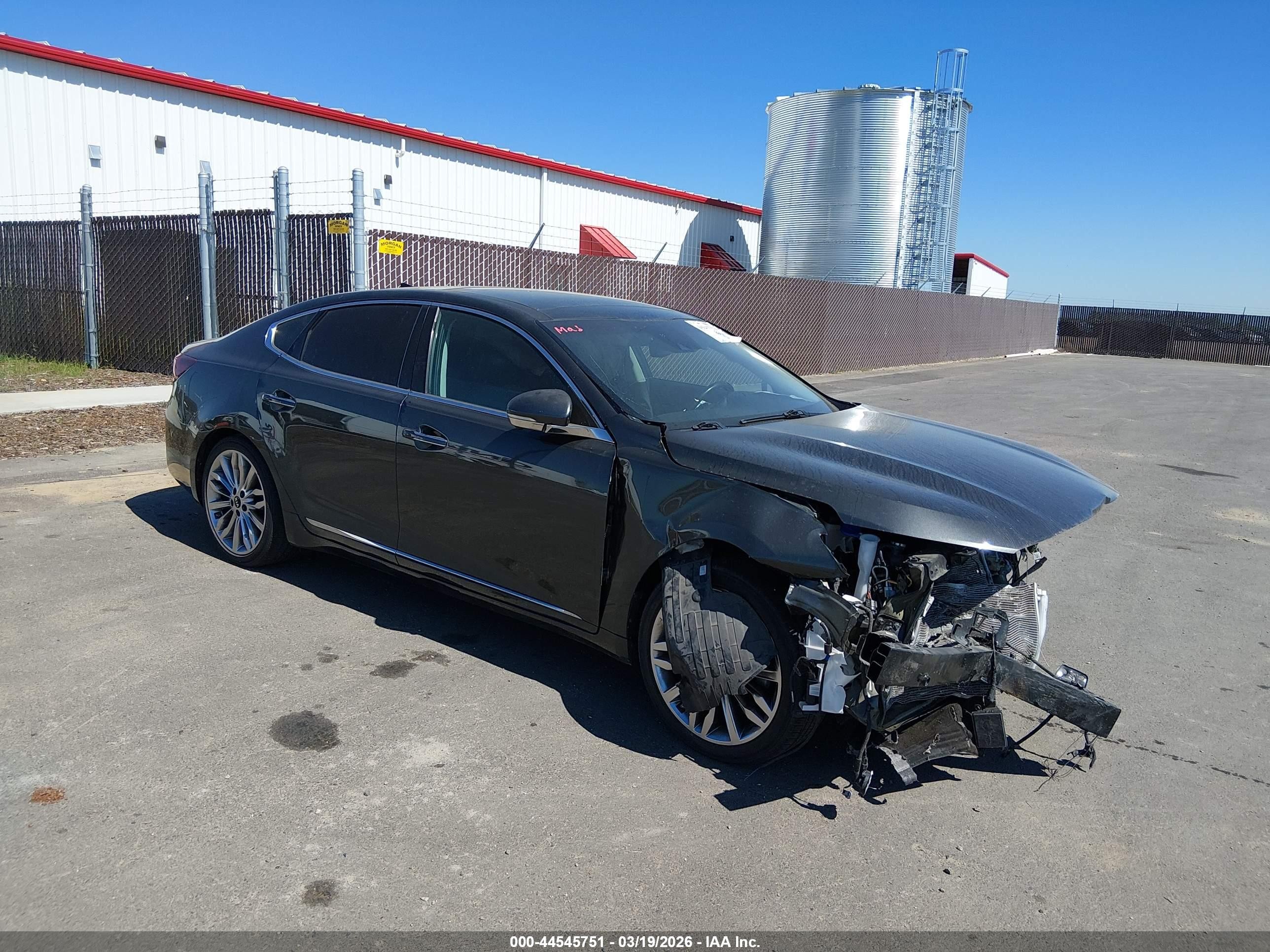 2020 Kia Cadenza Limited, VIN KNALC4J11L5234204 — Front end