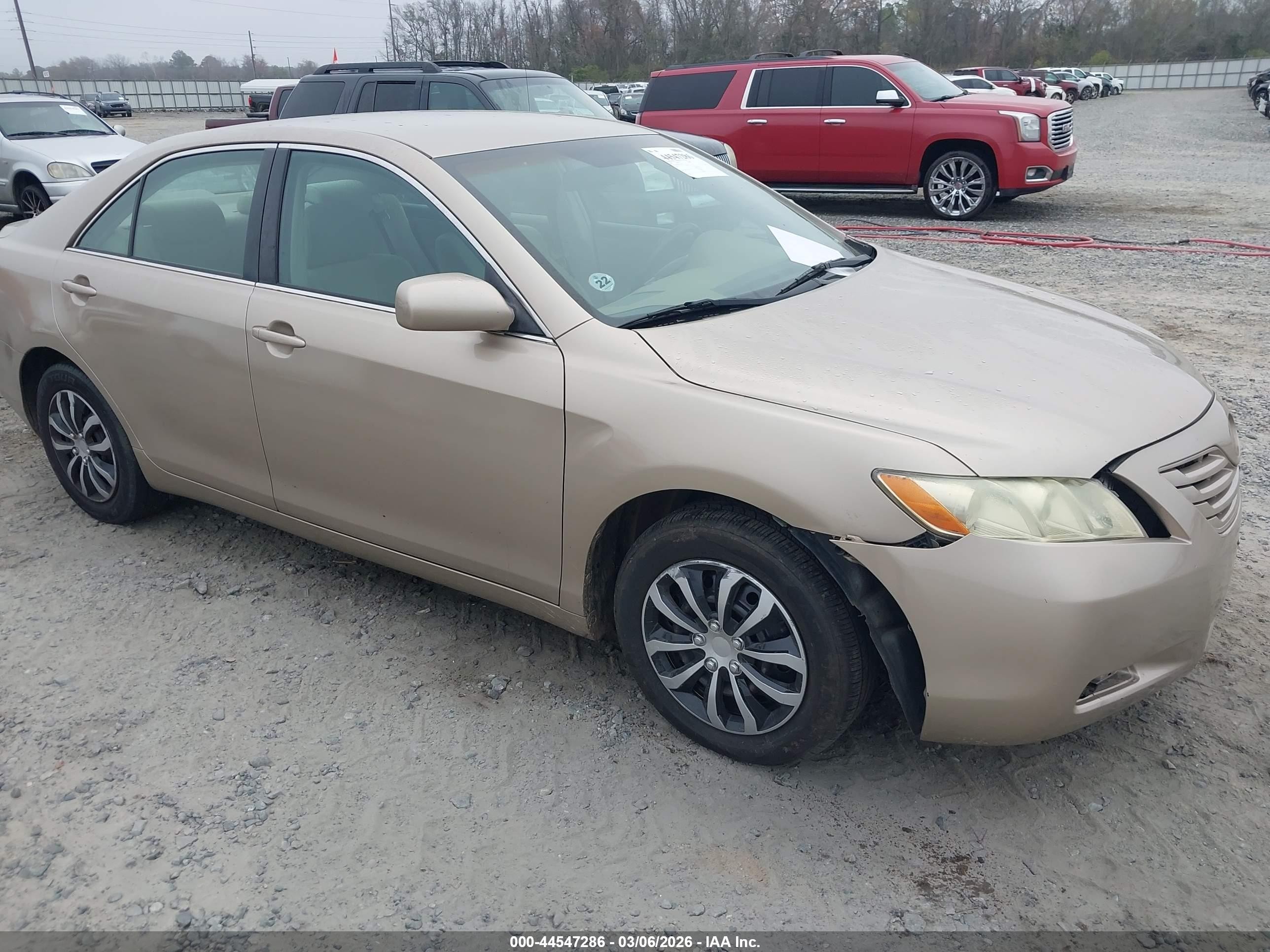 2007 Toyota Camry XLE, VIN 4T1BE46K47U044334 — Перед