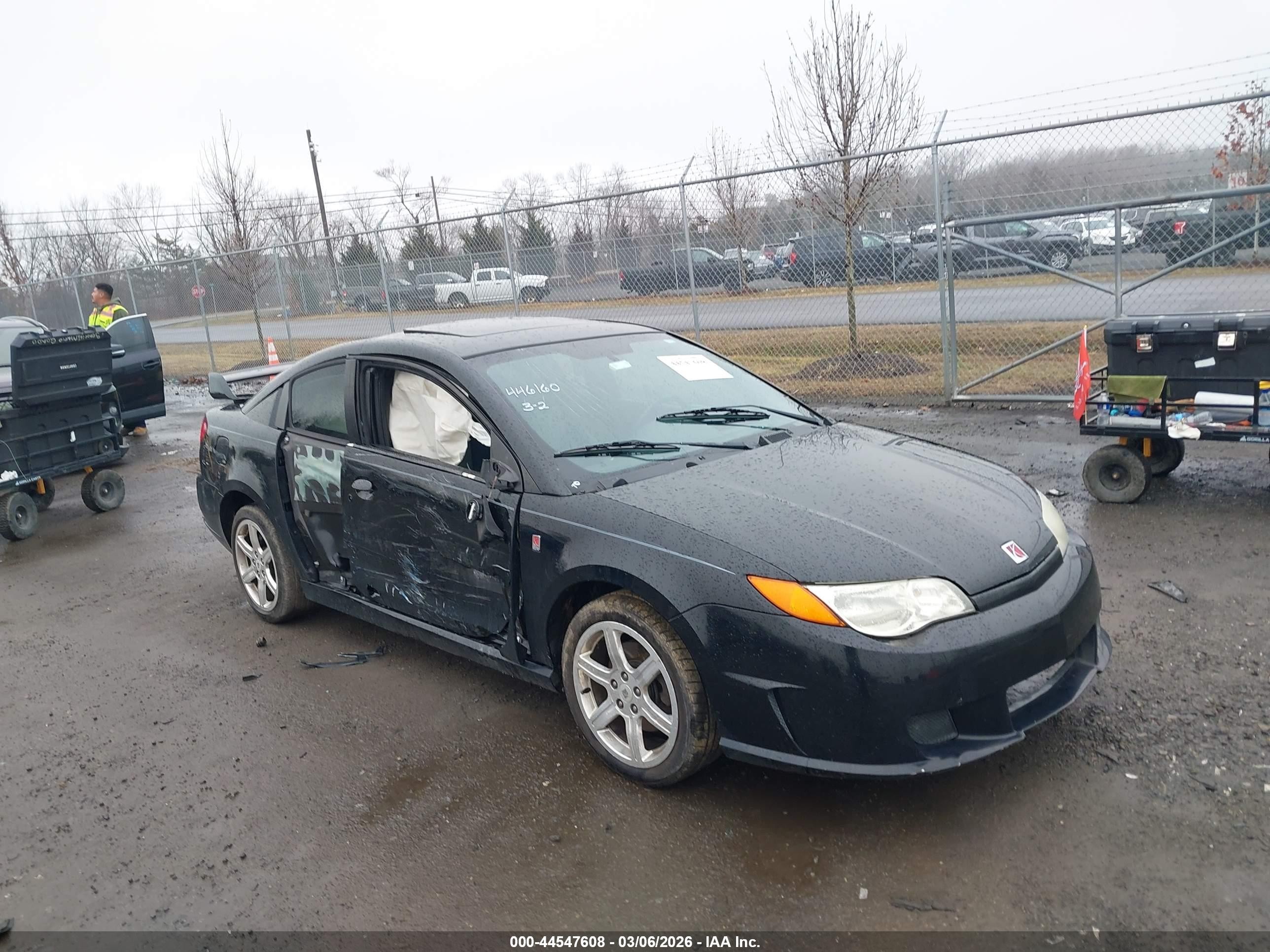 2005 Saturn ION, VIN 1G8AY14P15Z173307 — Side
