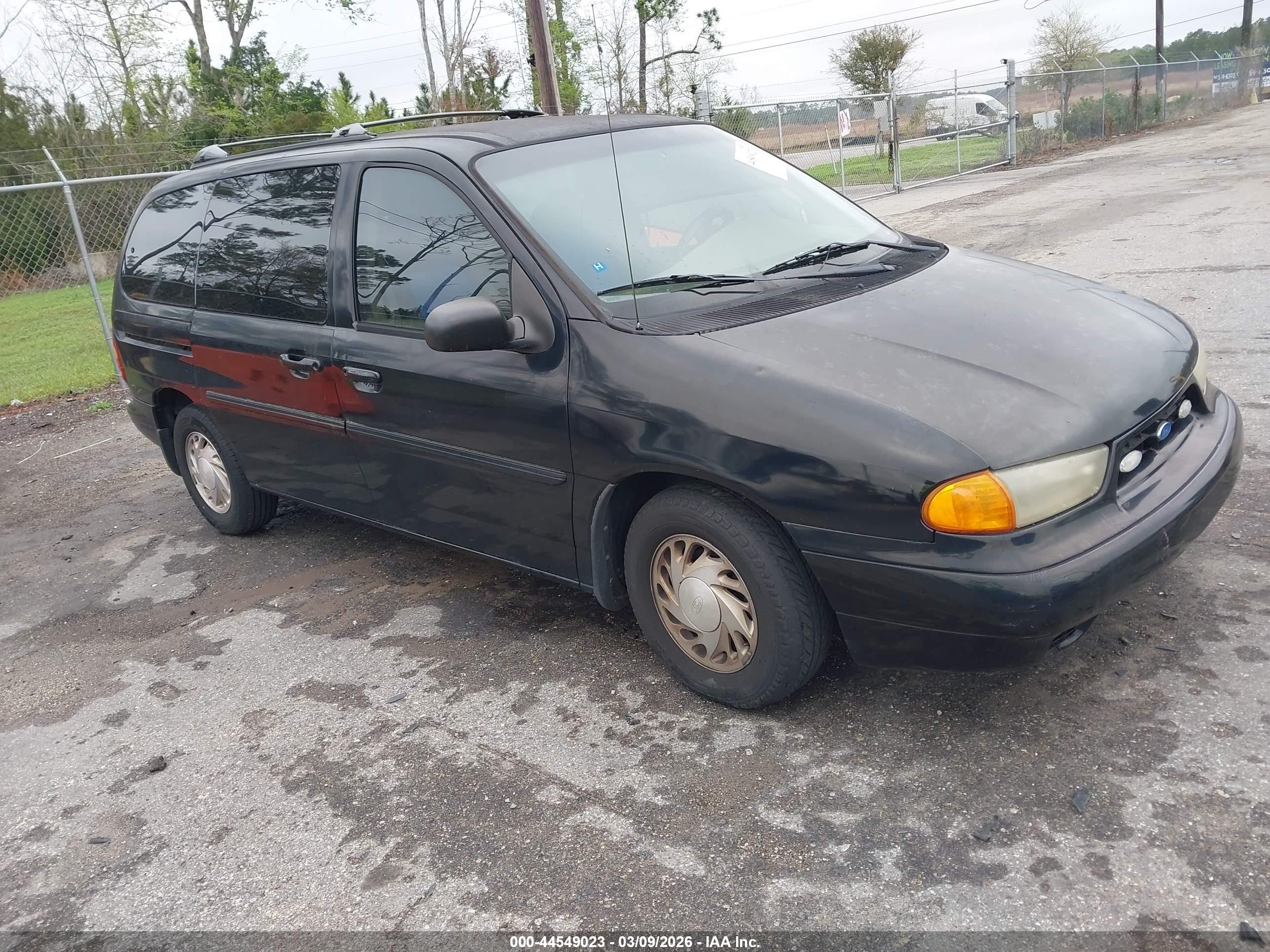 1998 Ford Windstar LX, VIN 2FMZA5146WBD93217 — Rear end