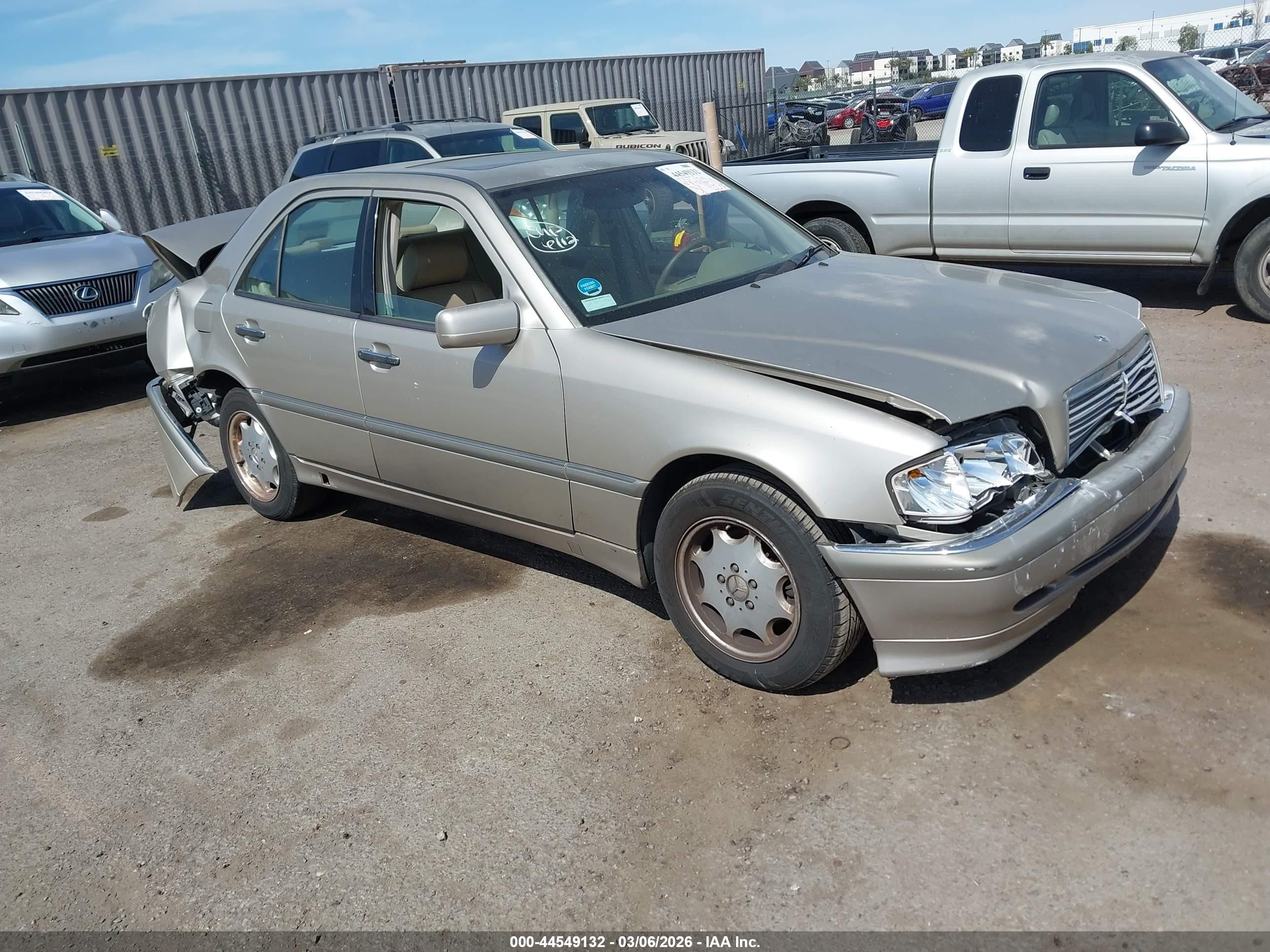 1998 Mercedes-Benz C 230/260/280/320, VIN WDBHA23G7WA634069 — Rear end