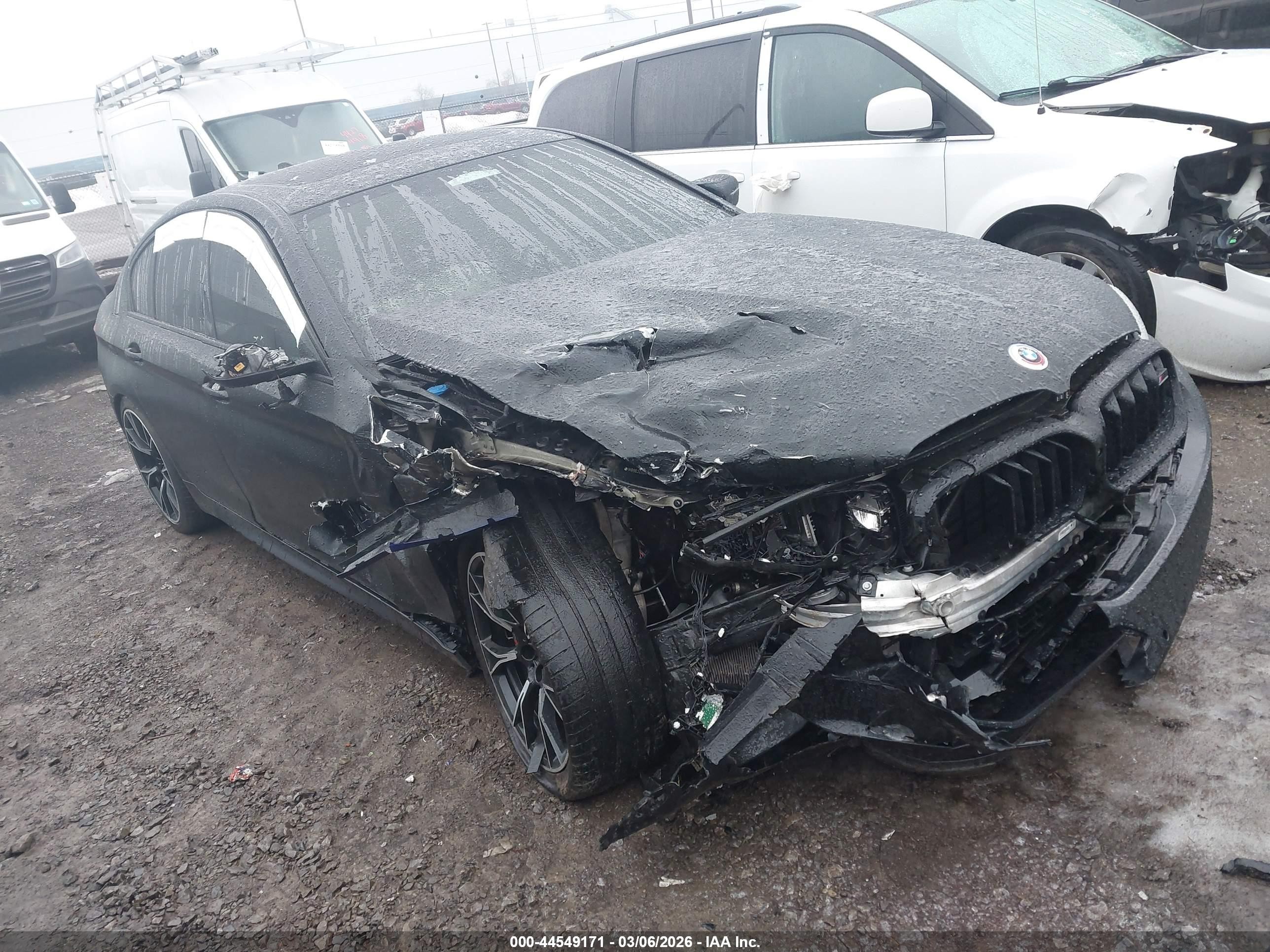 2021 BMW M5, VIN WBS83CH05MCF97257 — Front end