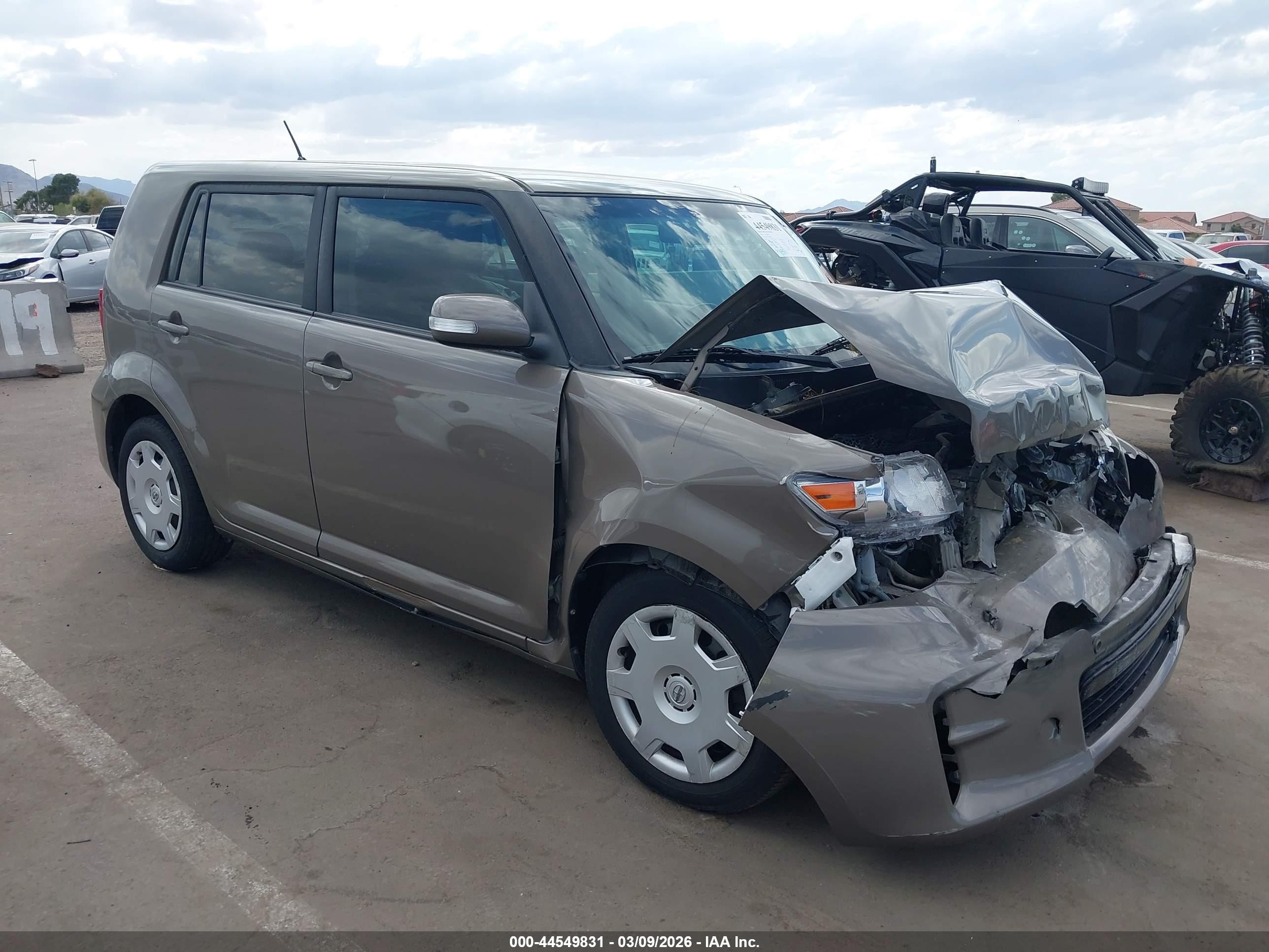 2014 Scion xB, VIN JTLZE4FE2EJ059754 — Front end
