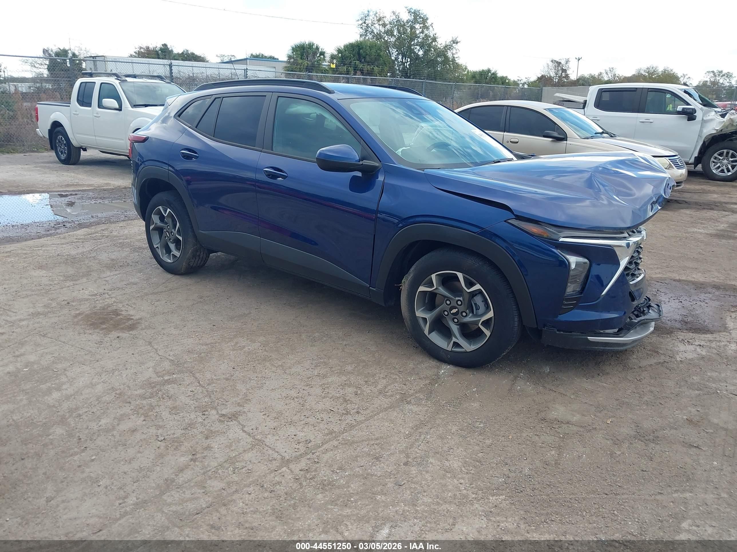 2024 Chevrolet Trax LT, VIN KL77LHE29RC214315 — Перед