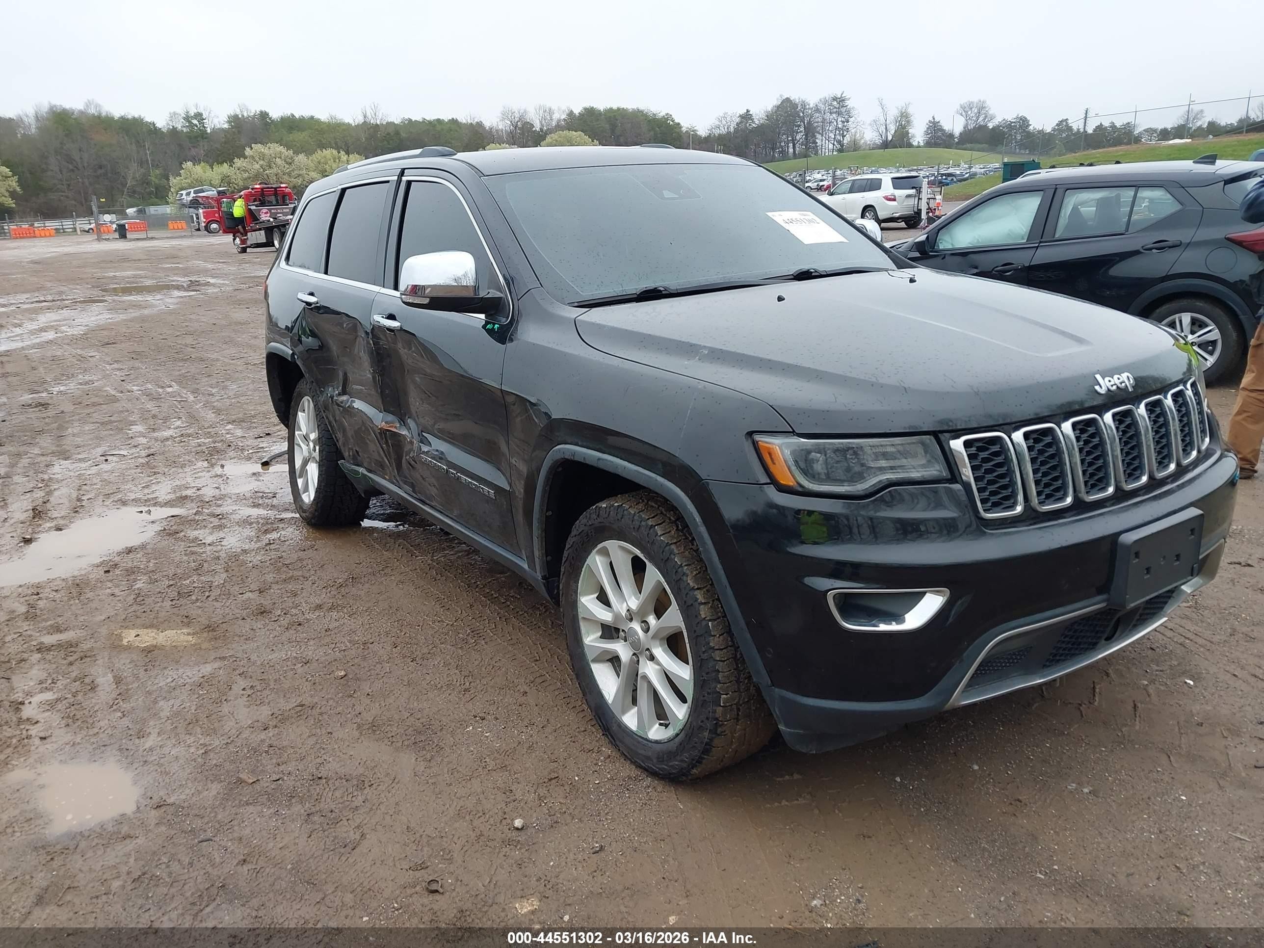 2017 Jeep Grand Cherokee Limited, VIN 1C4RJFBT1HC823528 — Side