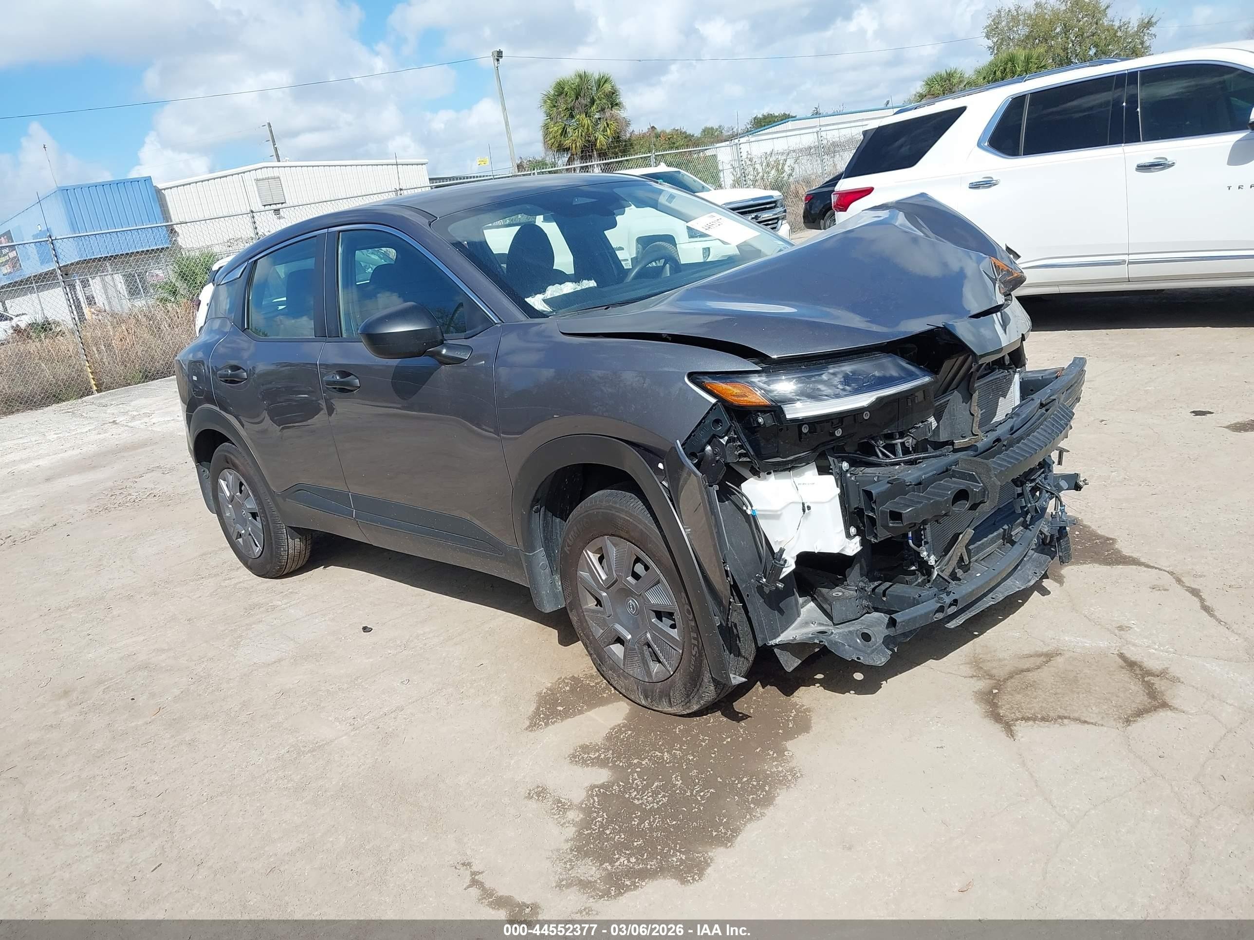2025 Nissan Kicks S, VIN 3N8AP6BA0SL322740 — Front end
